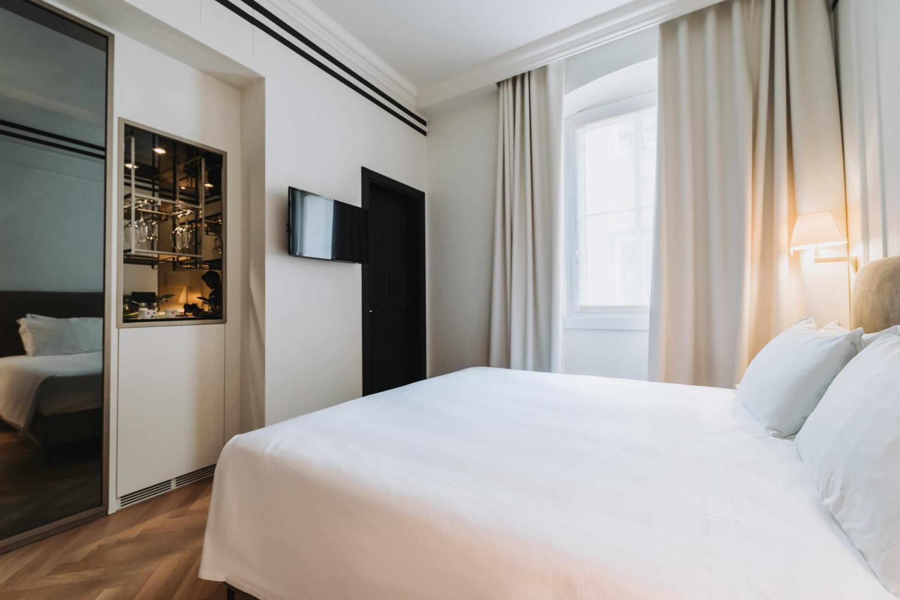 Double or Twin Room - Photo 1