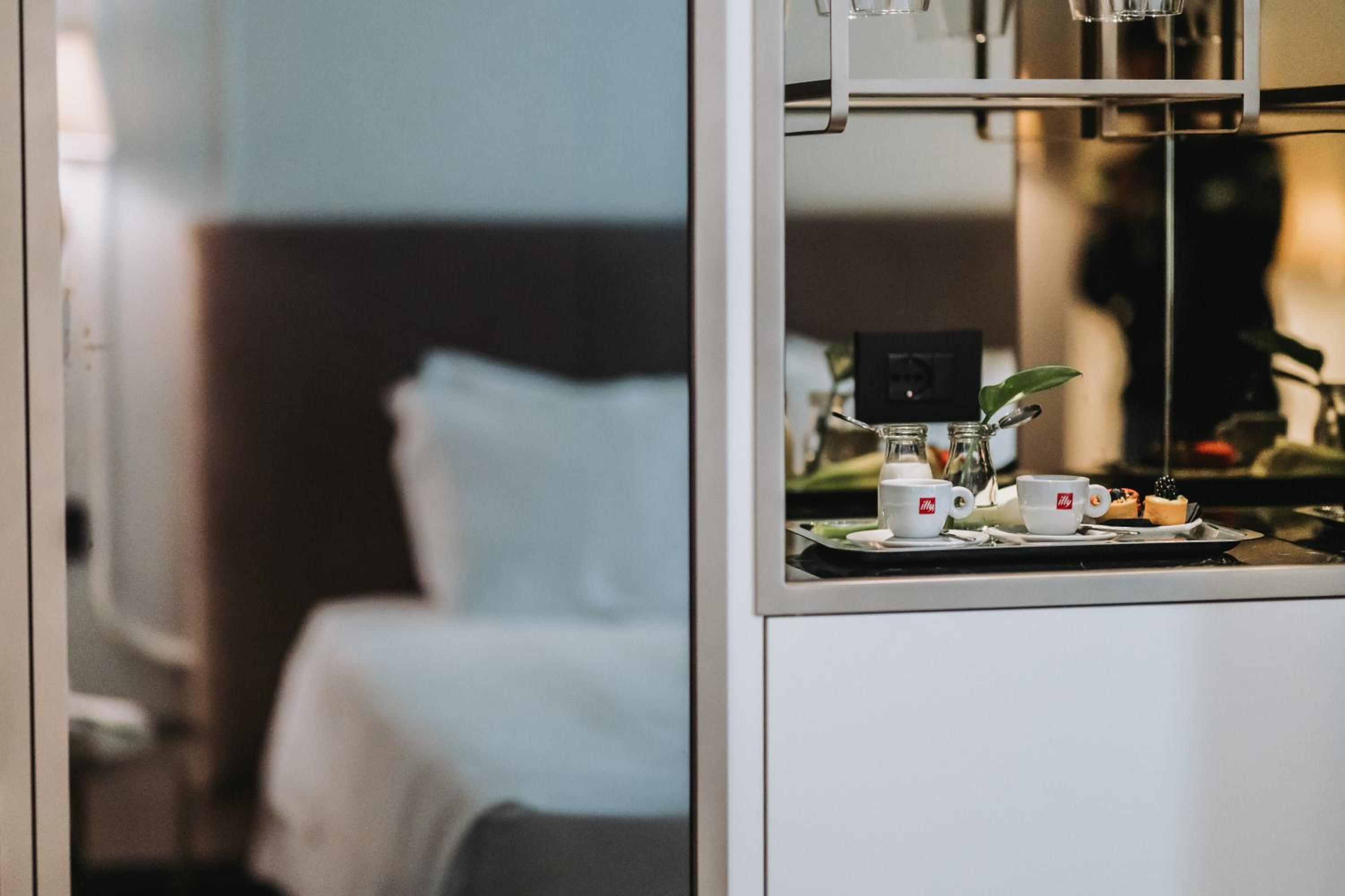 Double or Twin Room - Photo 3