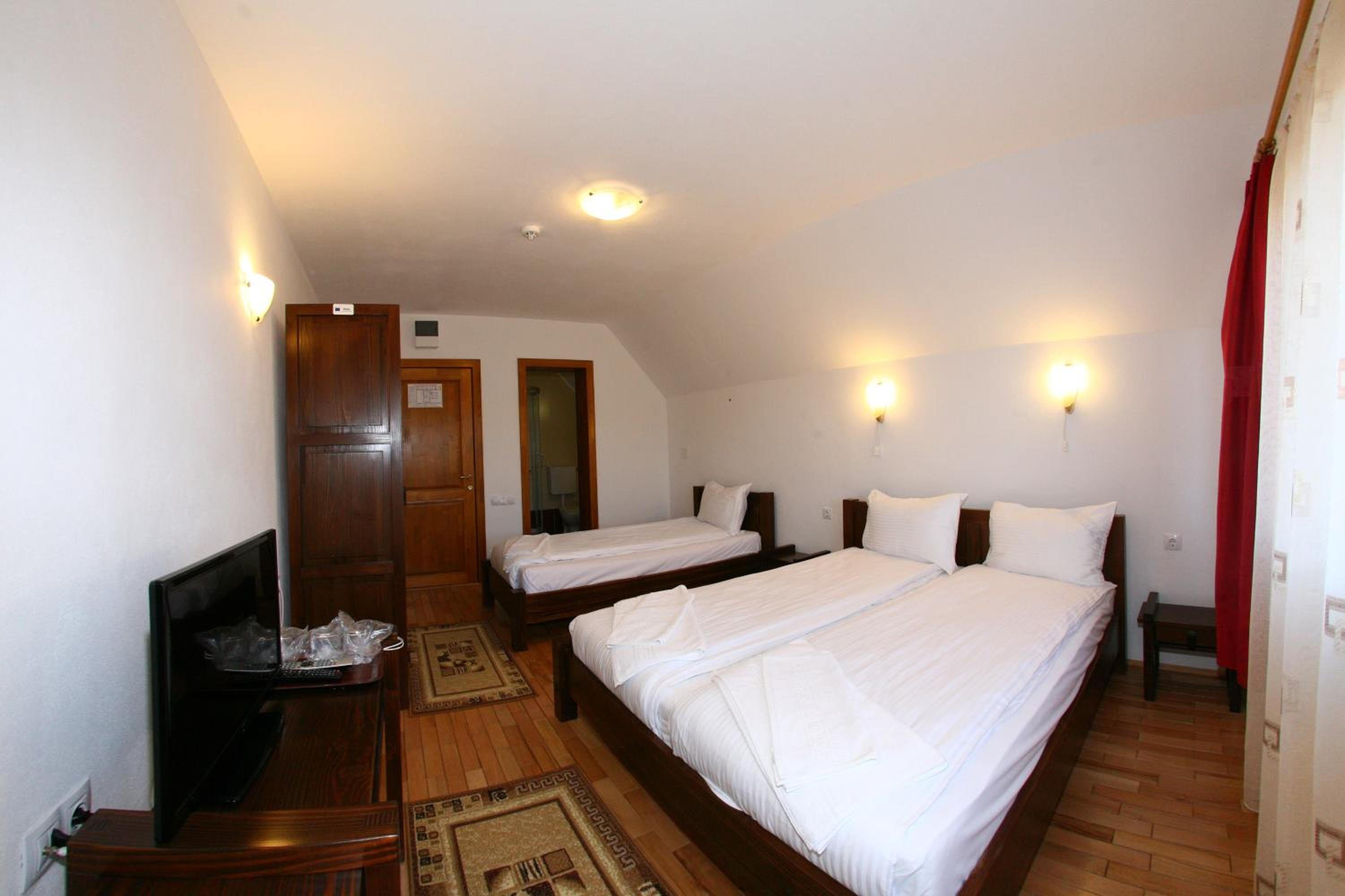 Triple Room - Photo 1