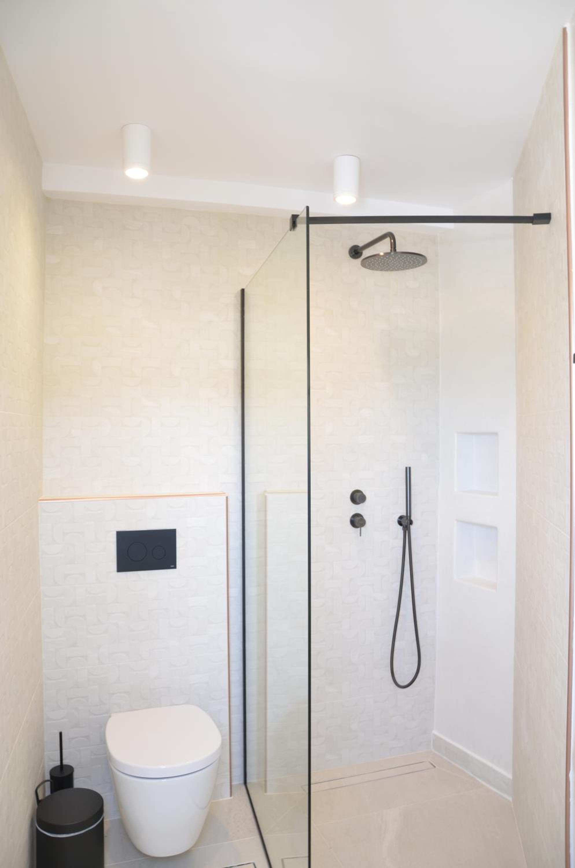 Deluxe Double Room with Balcony and Sea View - Photo 5