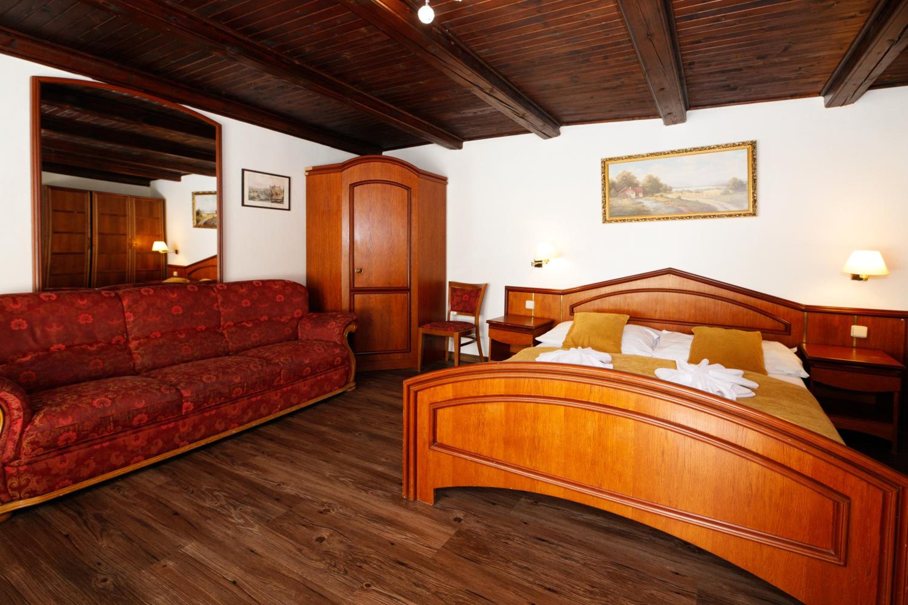 Superior Triple Room photo 3