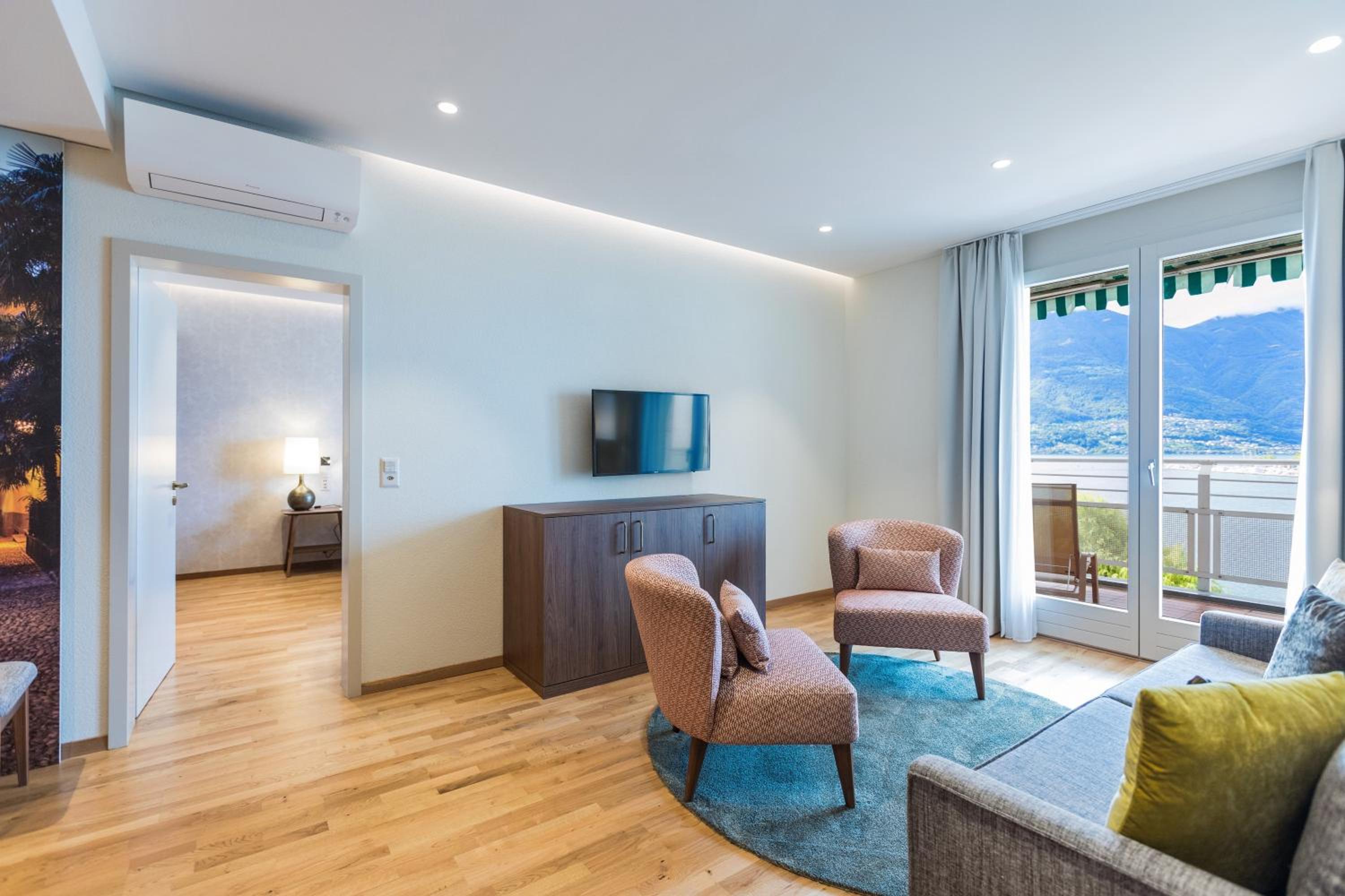 Family Apartment with Lake View