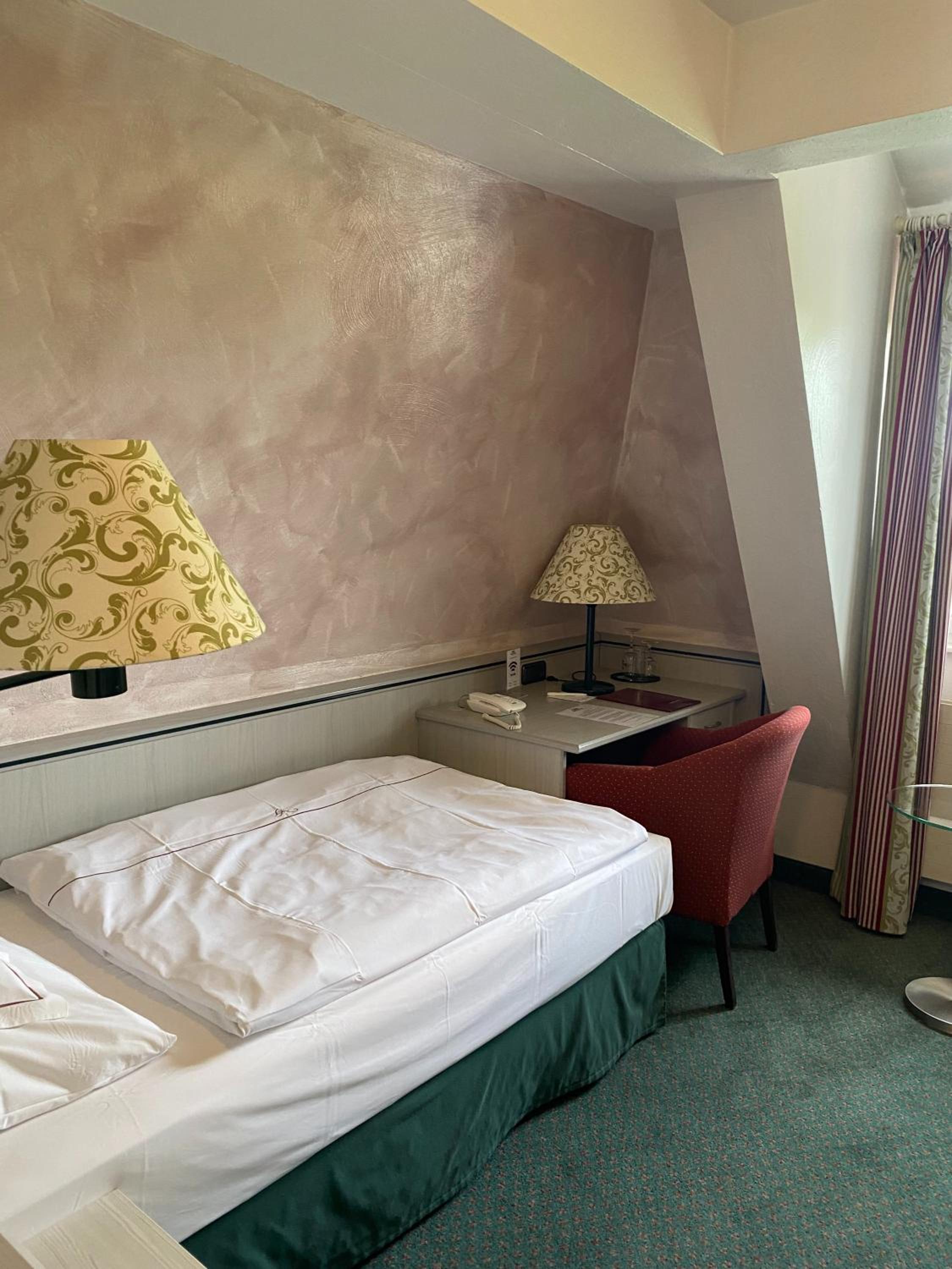 Single Room photo 3