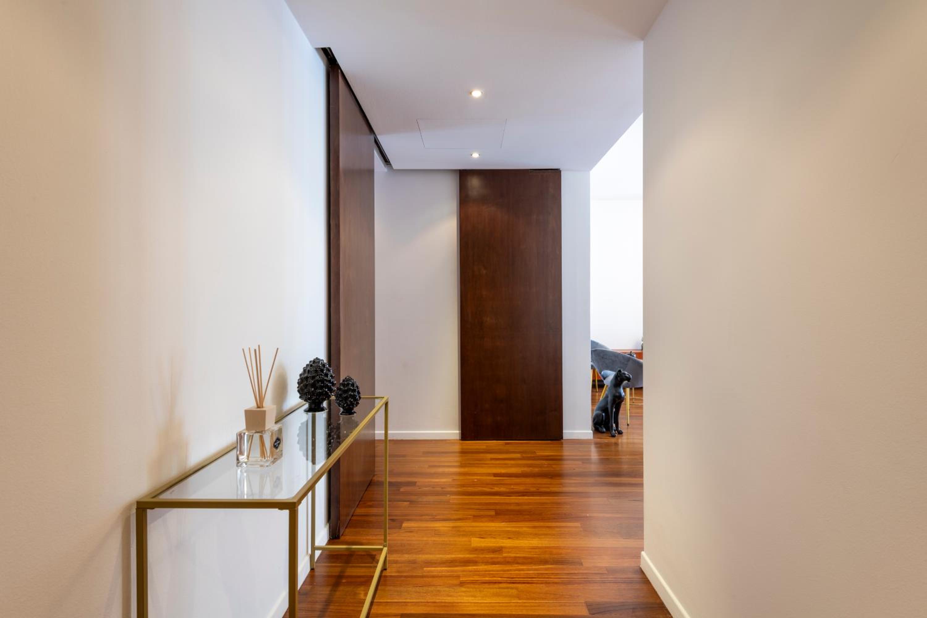 Three-Bedroom Deluxe Apartment