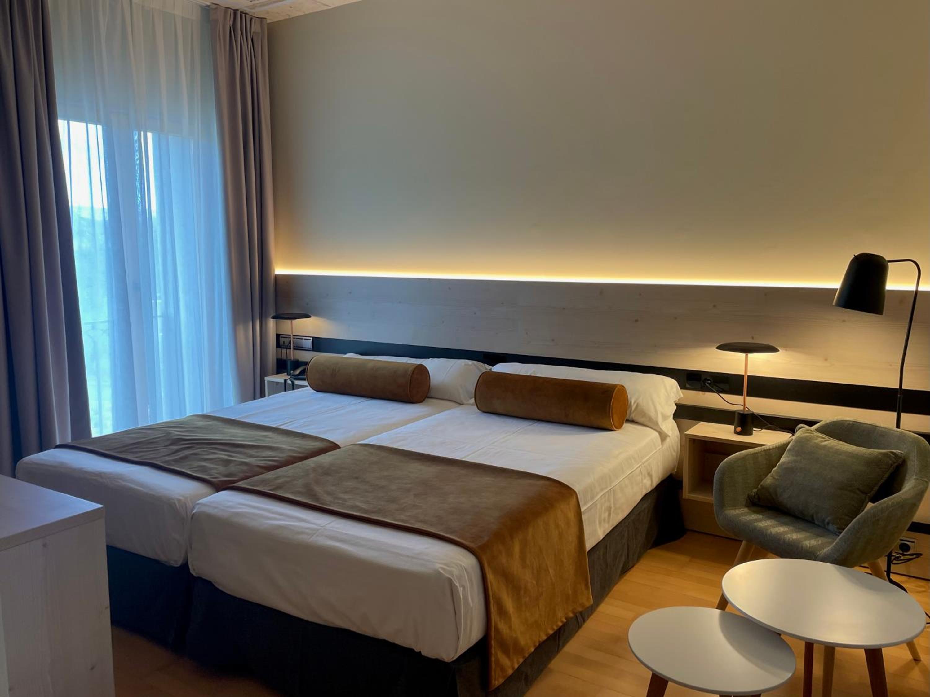 Double or Twin Room with Spa Access photo 2