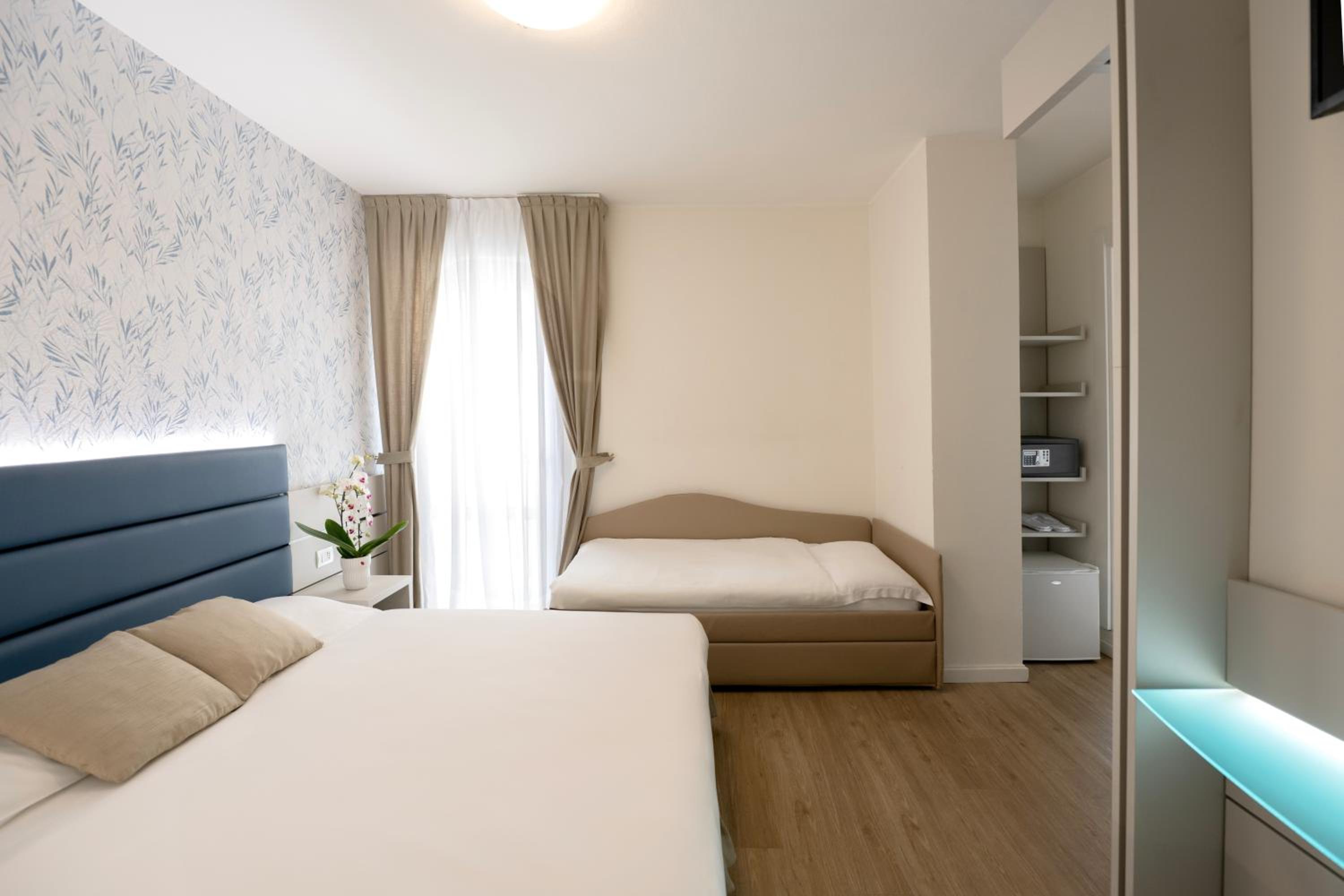 Quadruple Room - Photo 3