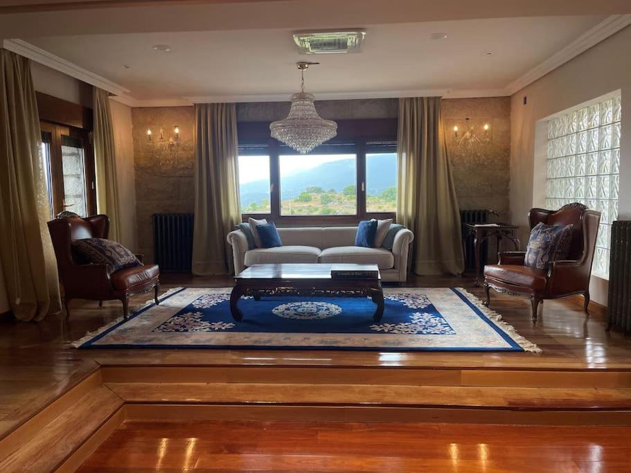 Villa con piscina privada