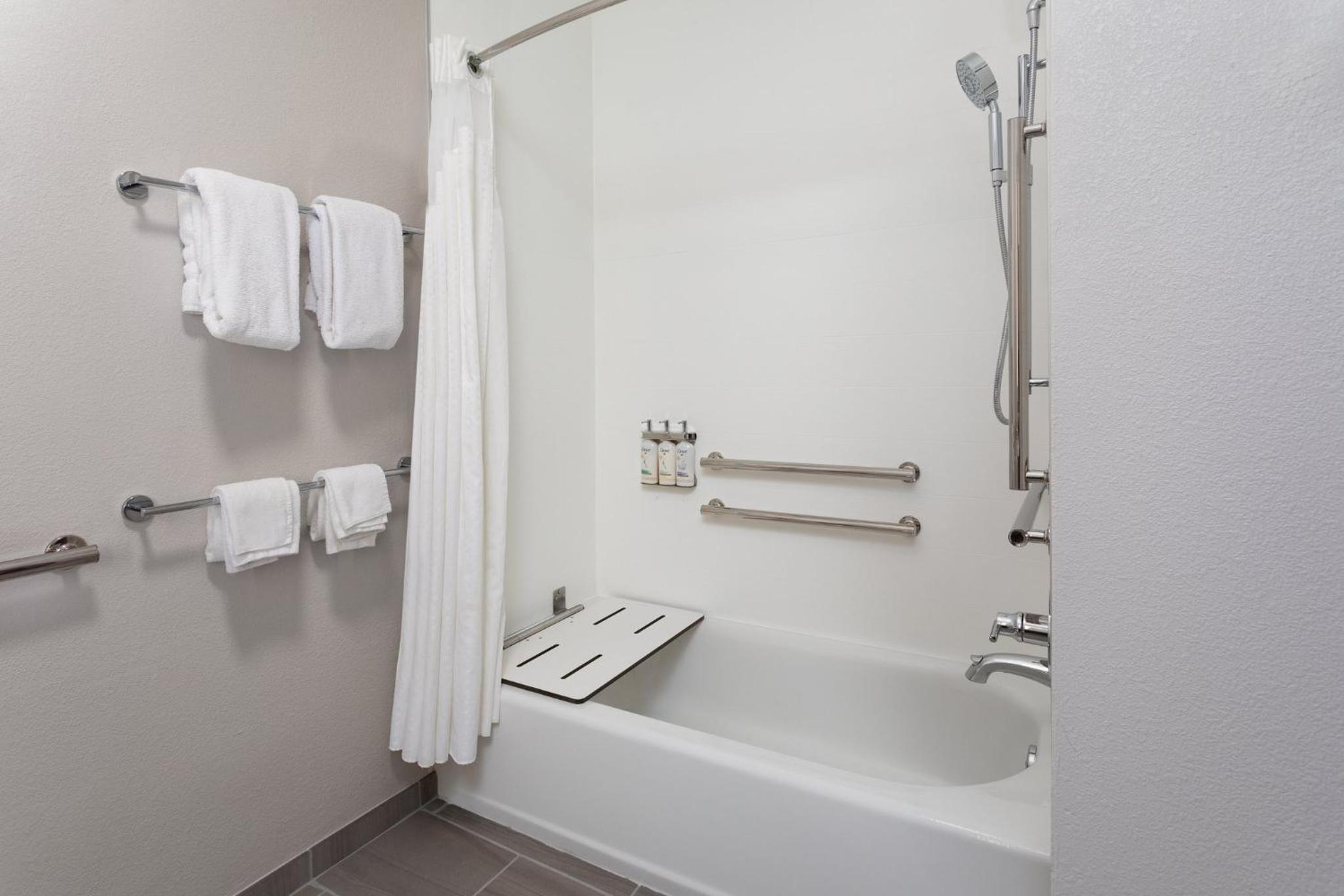 Standard King Room - Photo 4