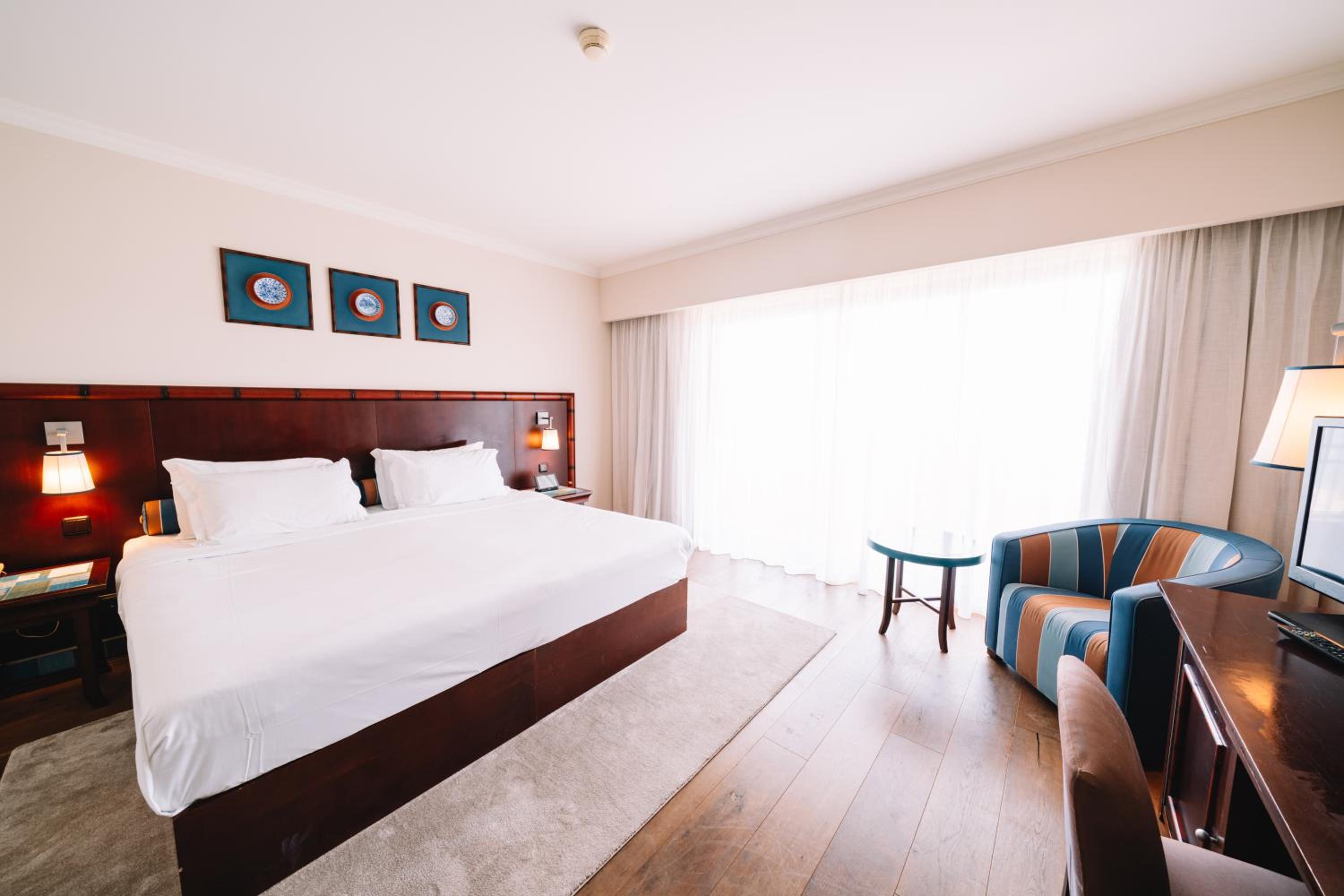 Double/Twin Room with Resort View - Photo 2