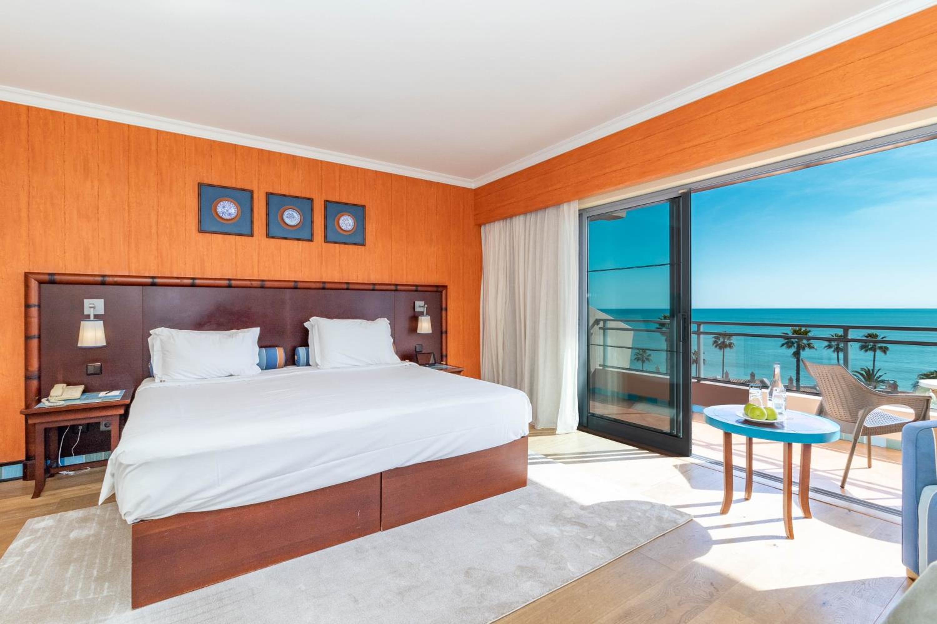 Double or Twin Room with Sea View - Photo 13