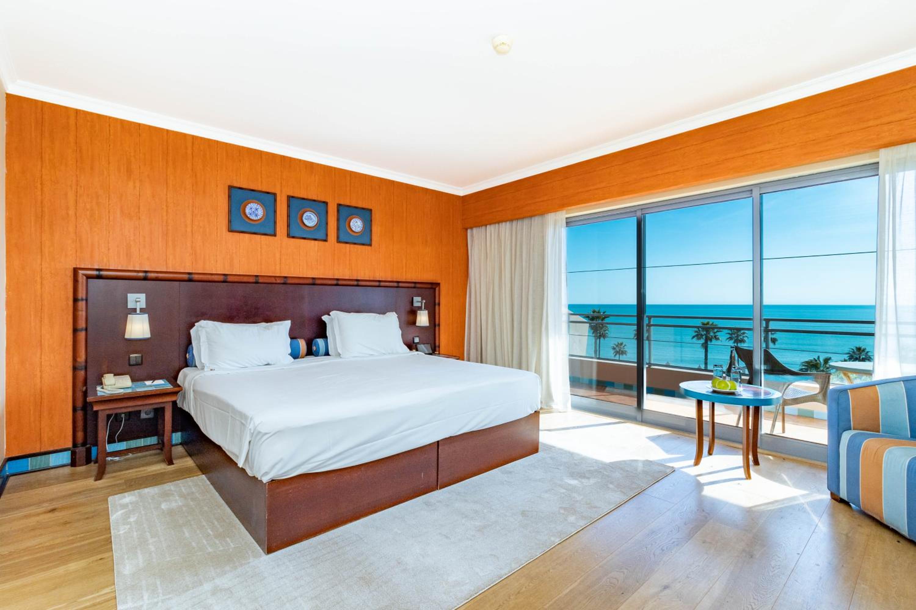 Double or Twin Room with Sea View - Photo 14