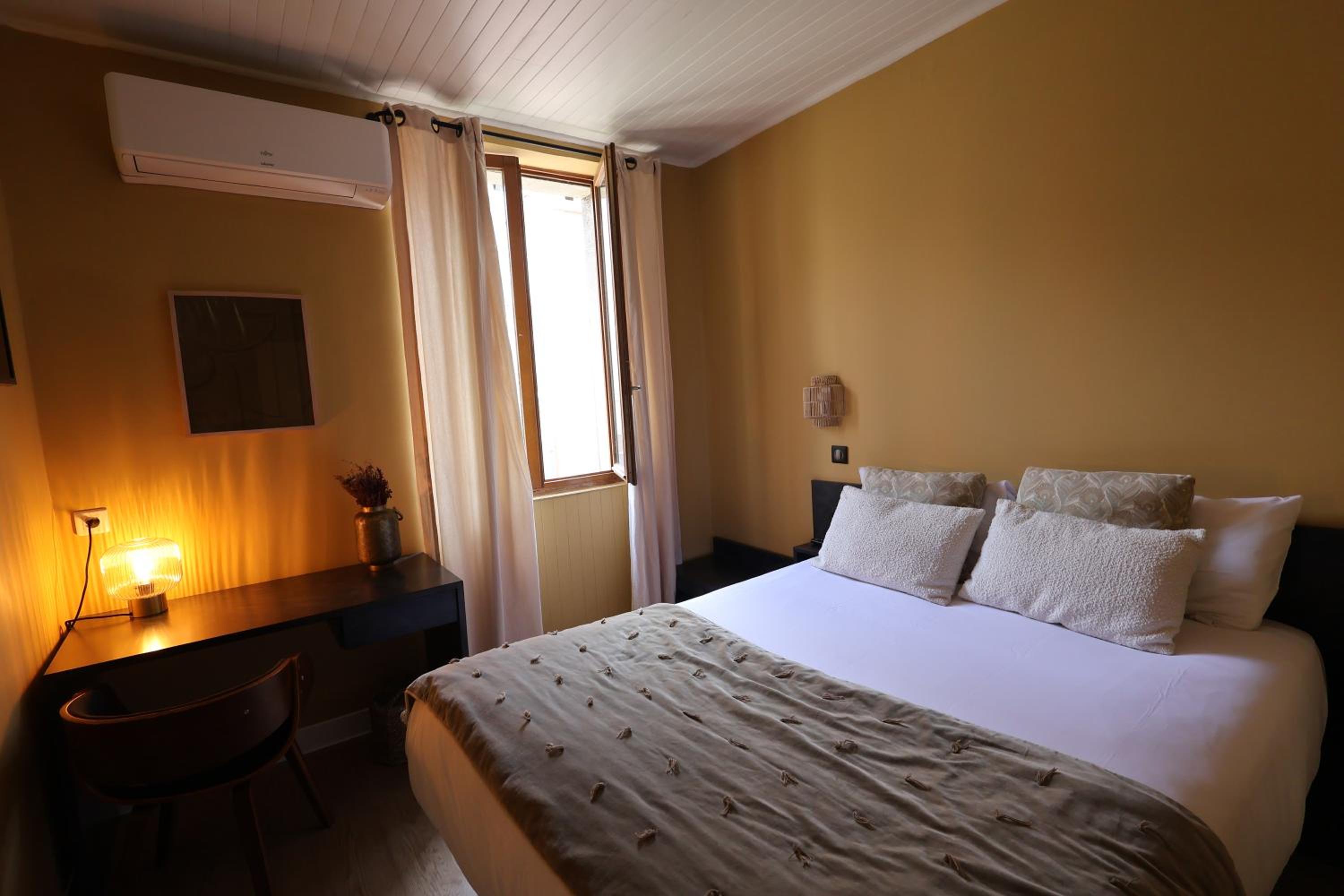 Comfort Double Room with Garden View - Photo 3