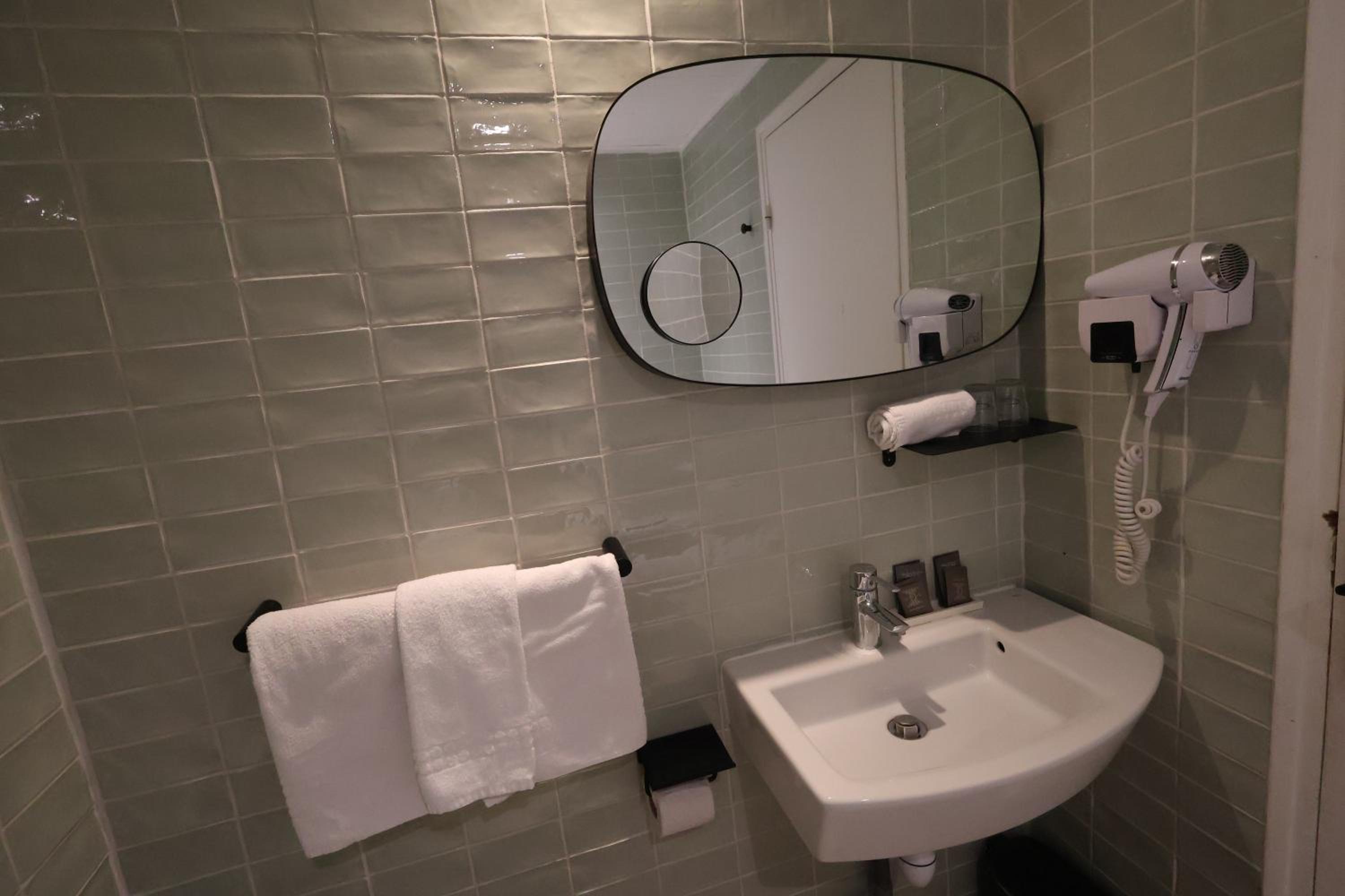 Double Room - Photo 3