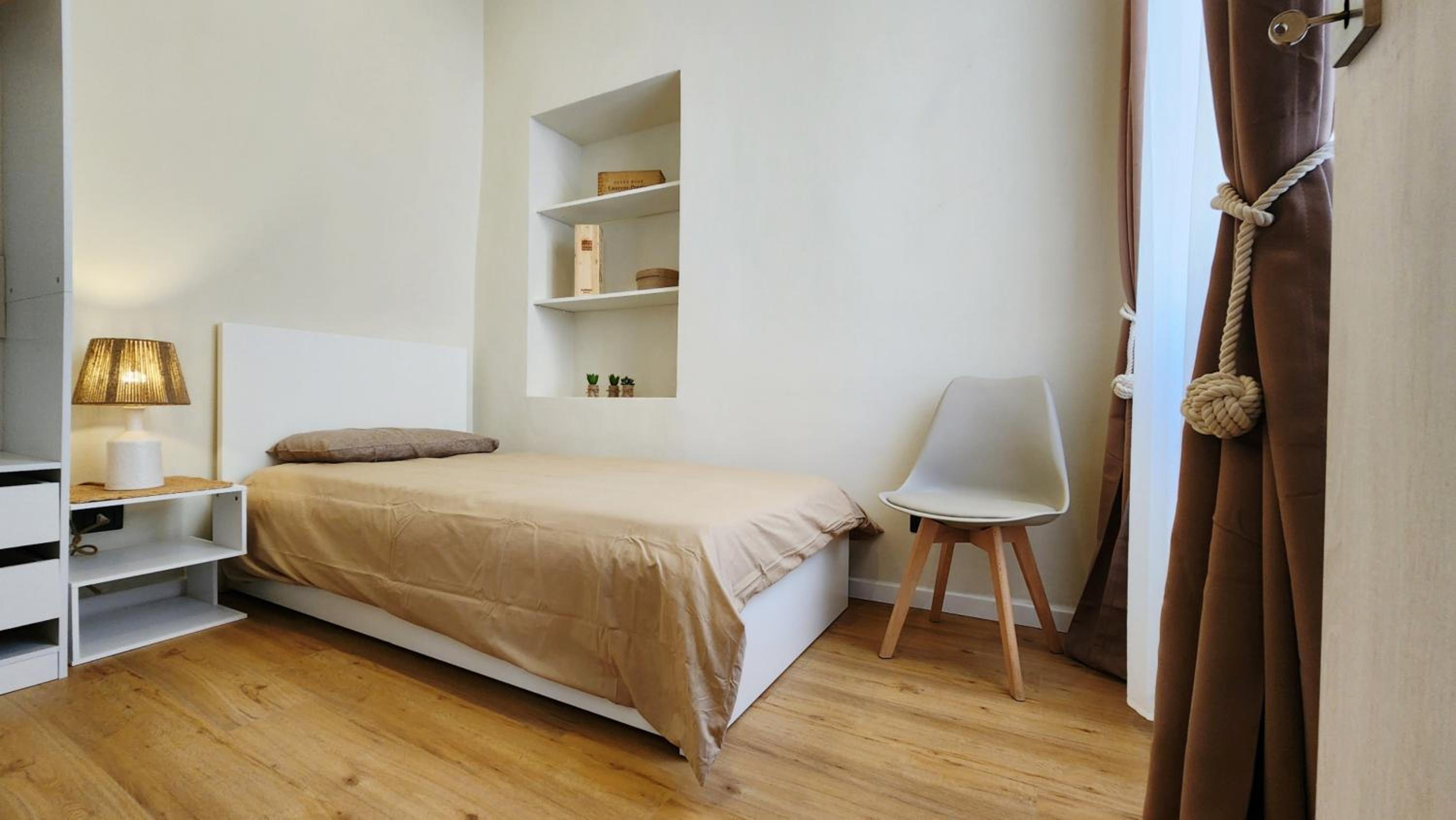 One-Bedroom Apartment photo 3
