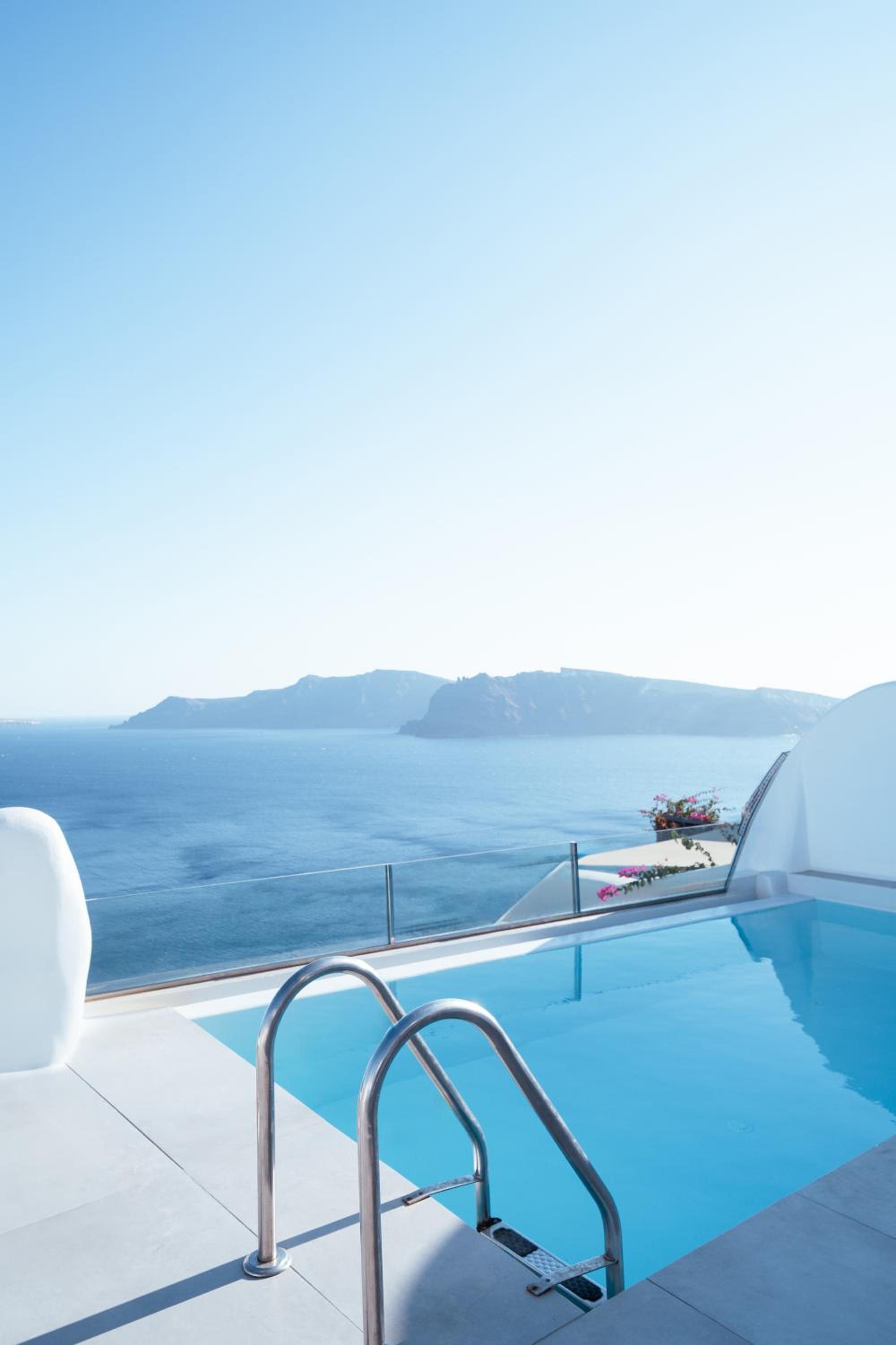 Presidential Suite with Private Heated Outdoor Pool & Caldera Sea View photo 2