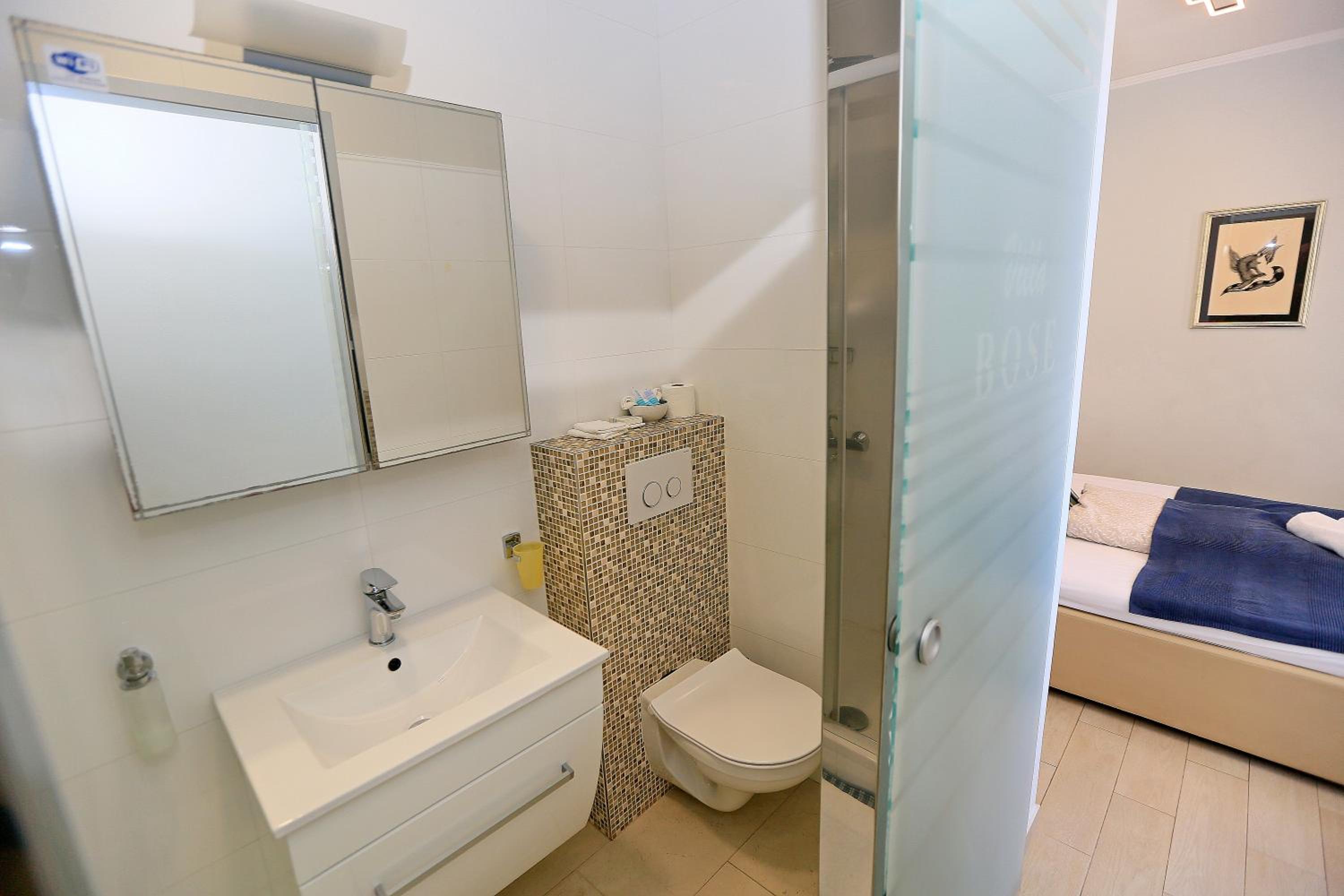 Two-Bedroom Apartment with Terrace and Sea View photo 3