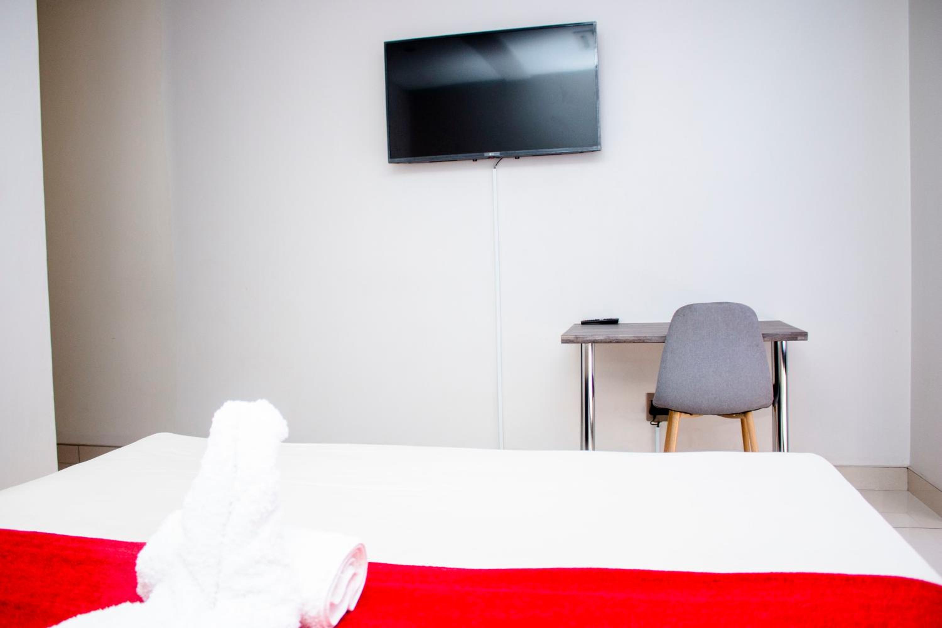 Deluxe Double Room with Balcony photo 2