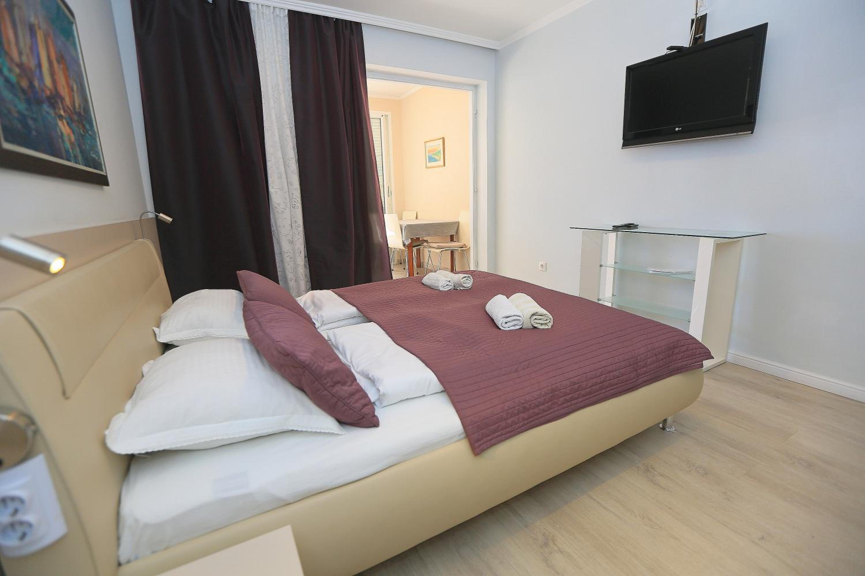 Two-Bedroom Apartment with Terrace and Sea View photo 1
