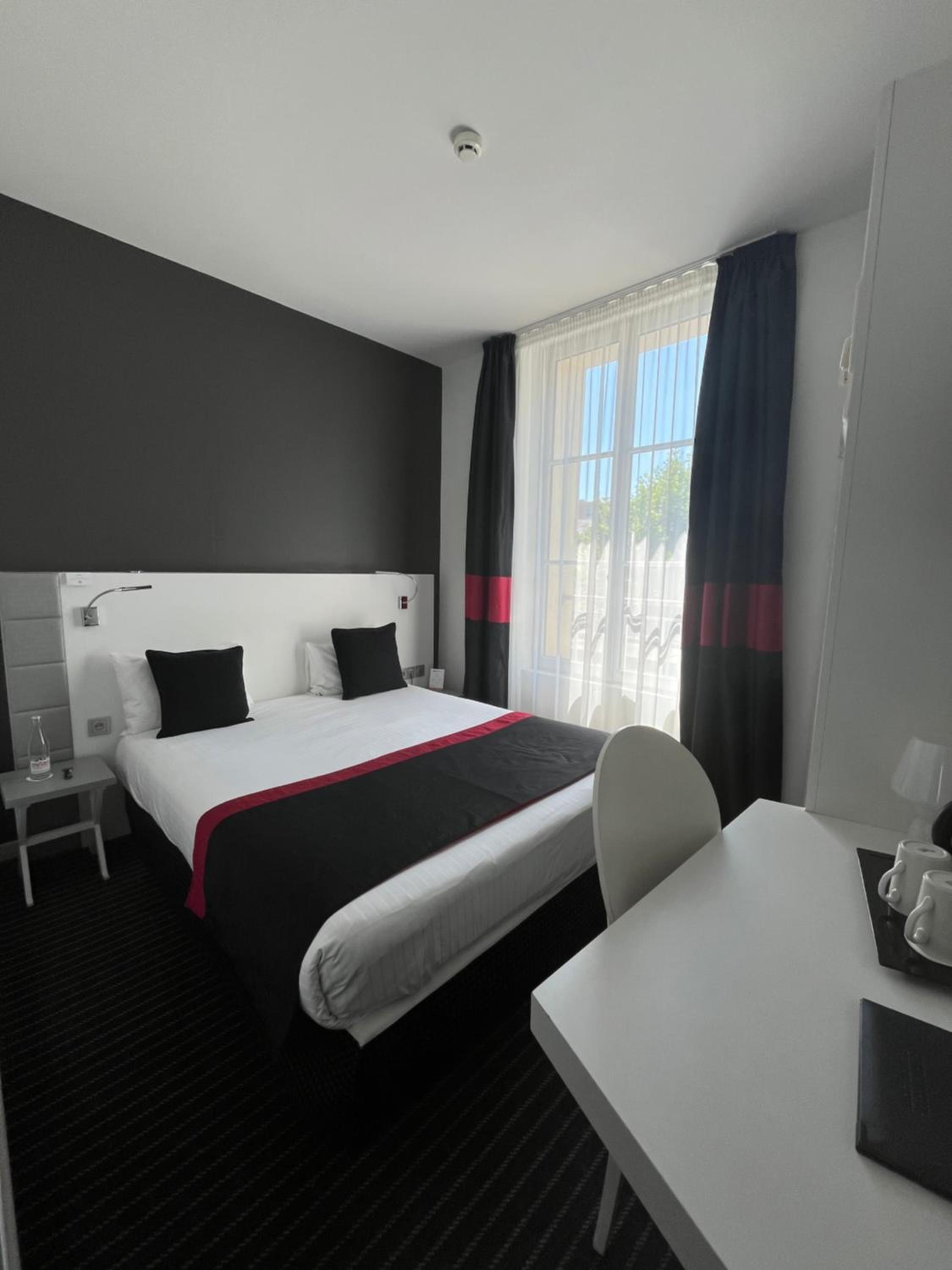 Standard Double Room - Photo 1