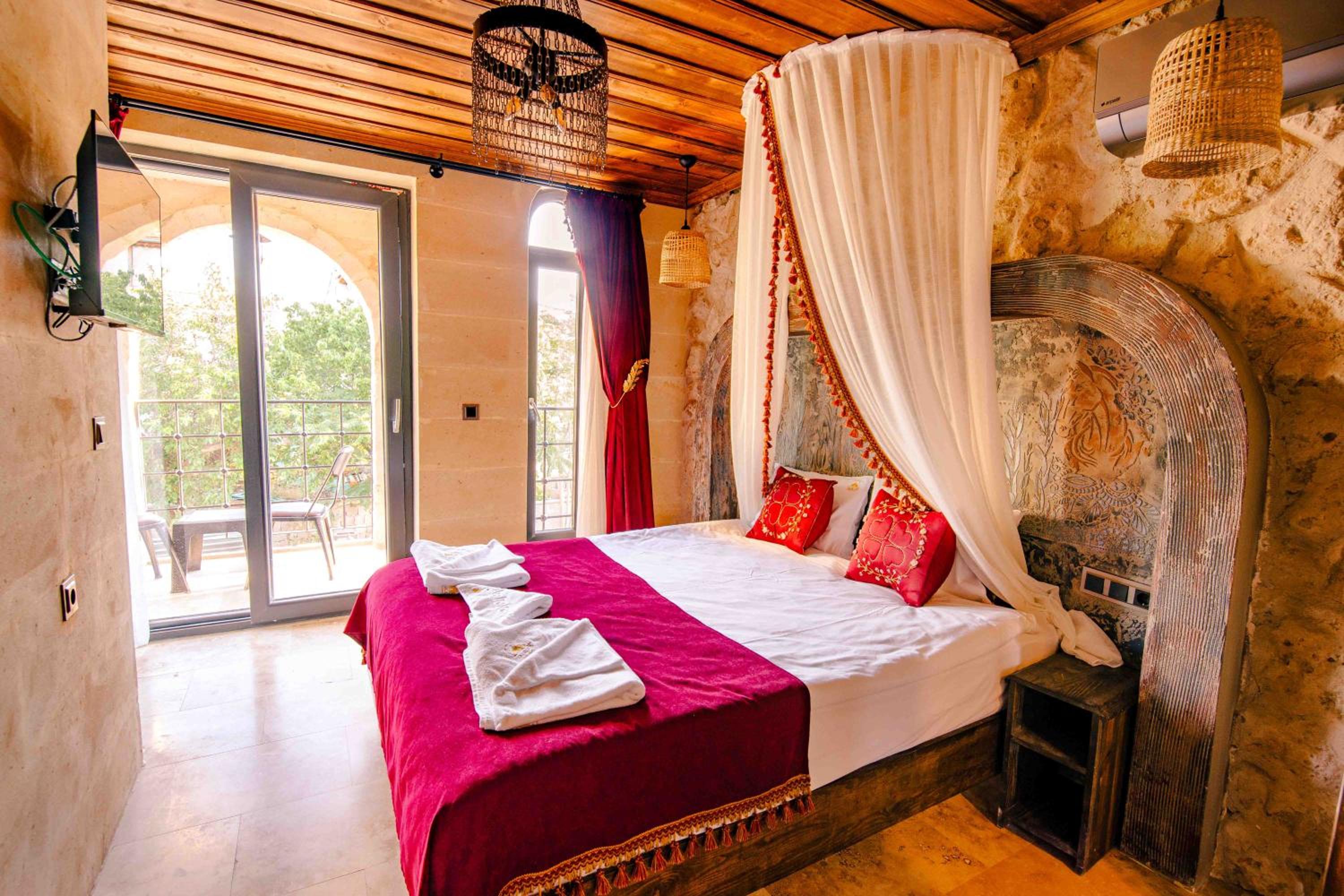 Deluxe Double Room with Jacuzzi photo 2
