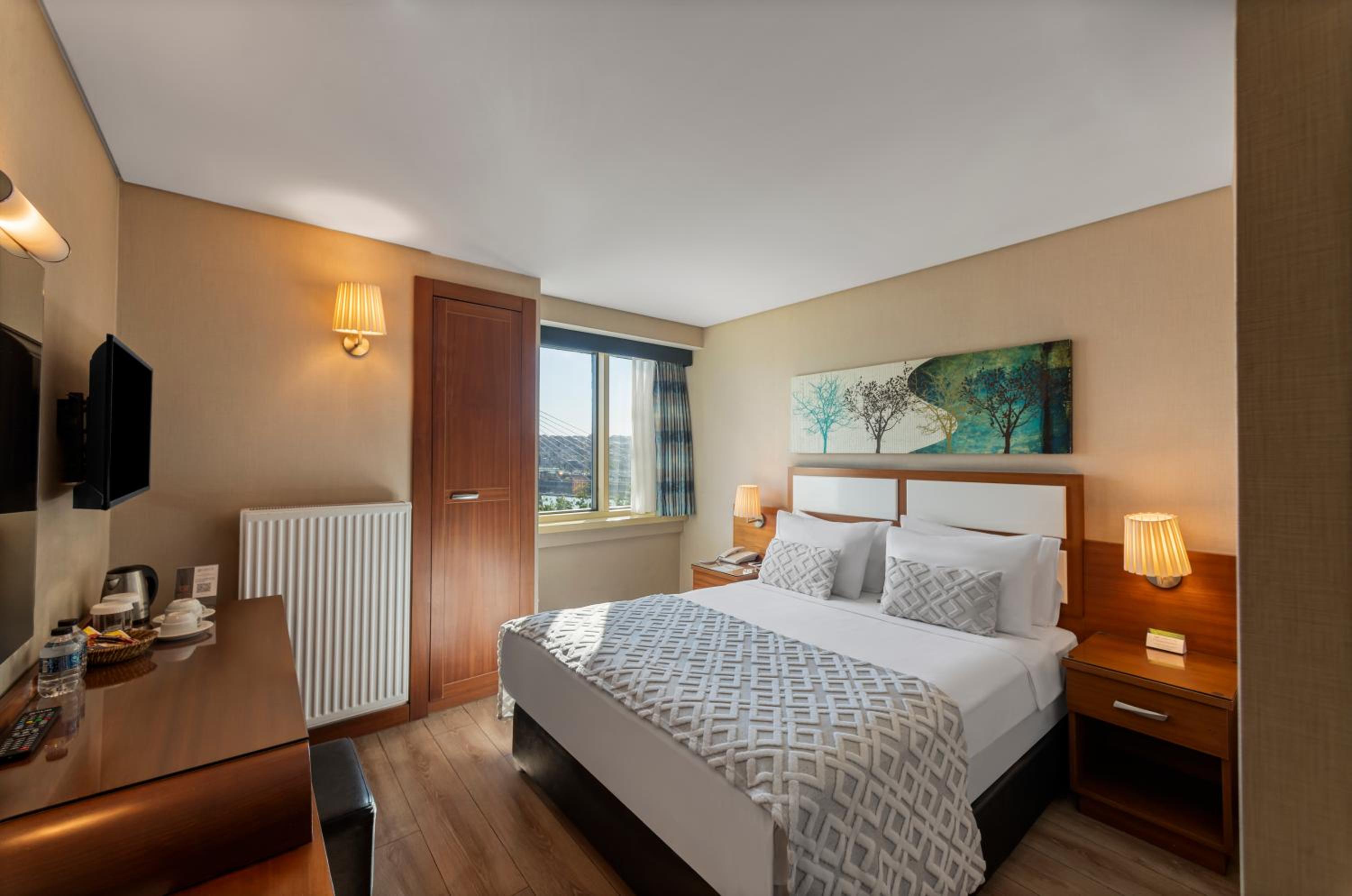Double or Twin Room with Sea View photo 1
