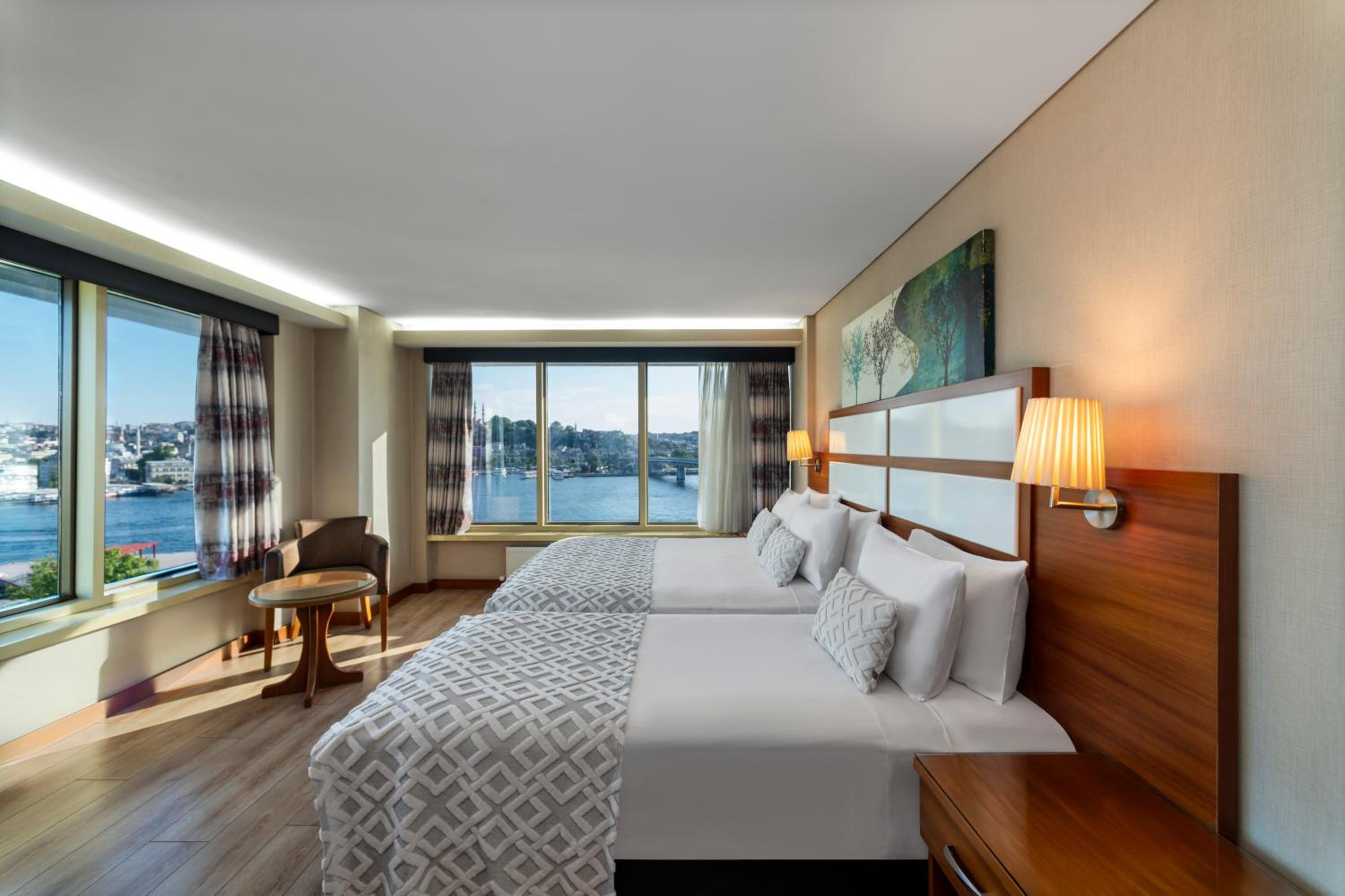 Double or Twin Room with Panoramic View photo 2