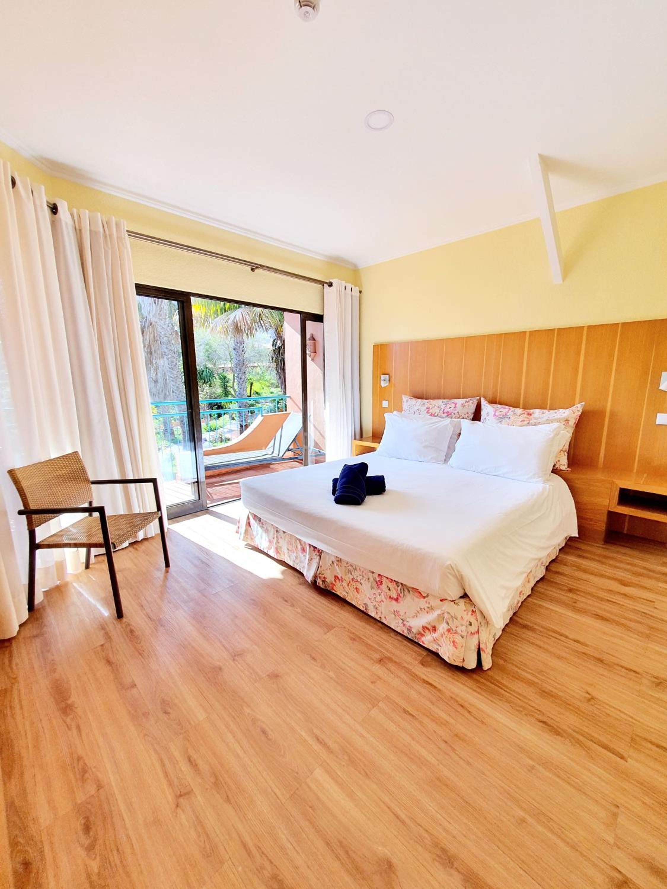 Premium Two-Bedroom Apartment with Partial Ocean View photo 3