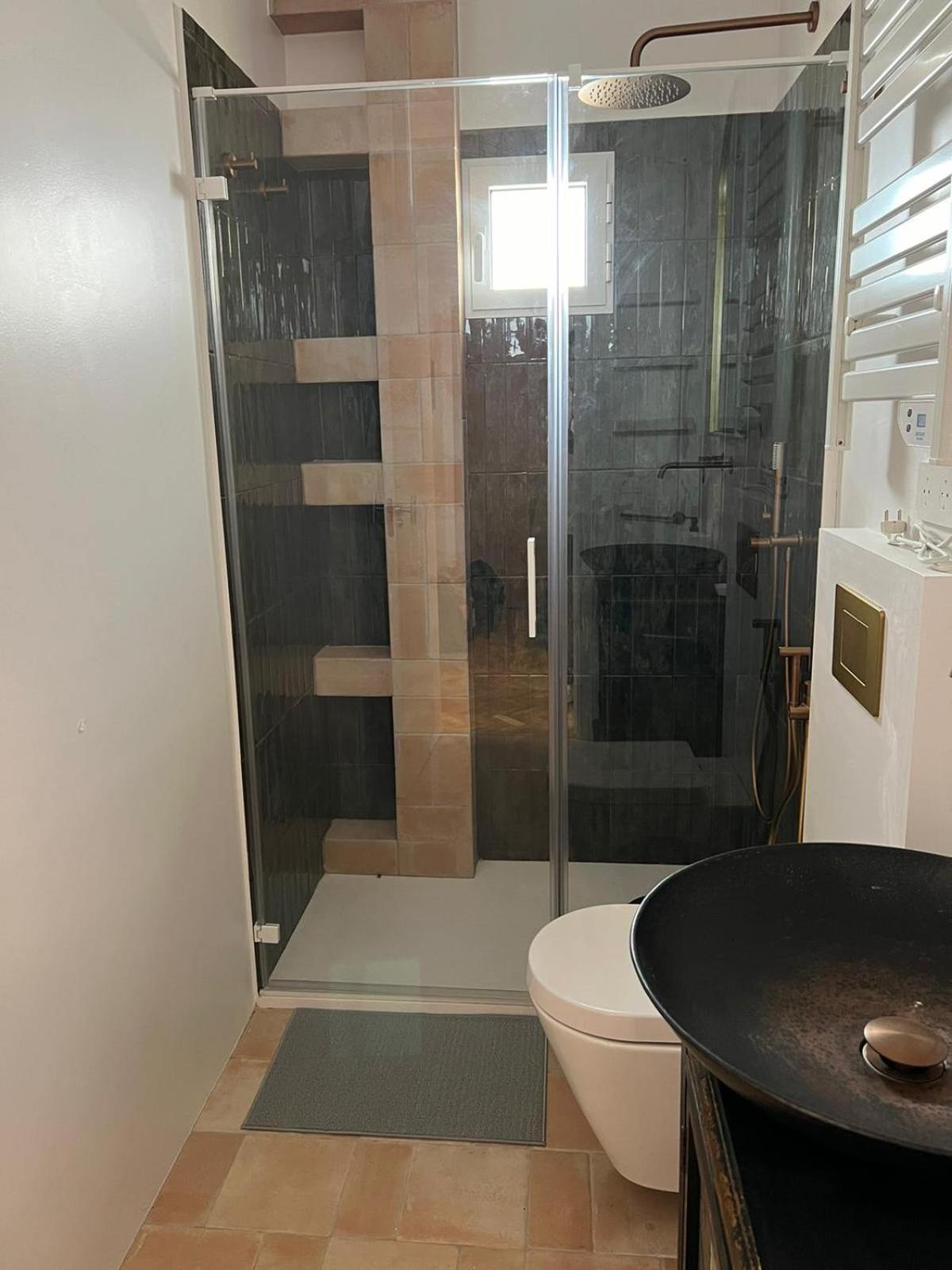 Double Room with Shared Bathroom photo 2