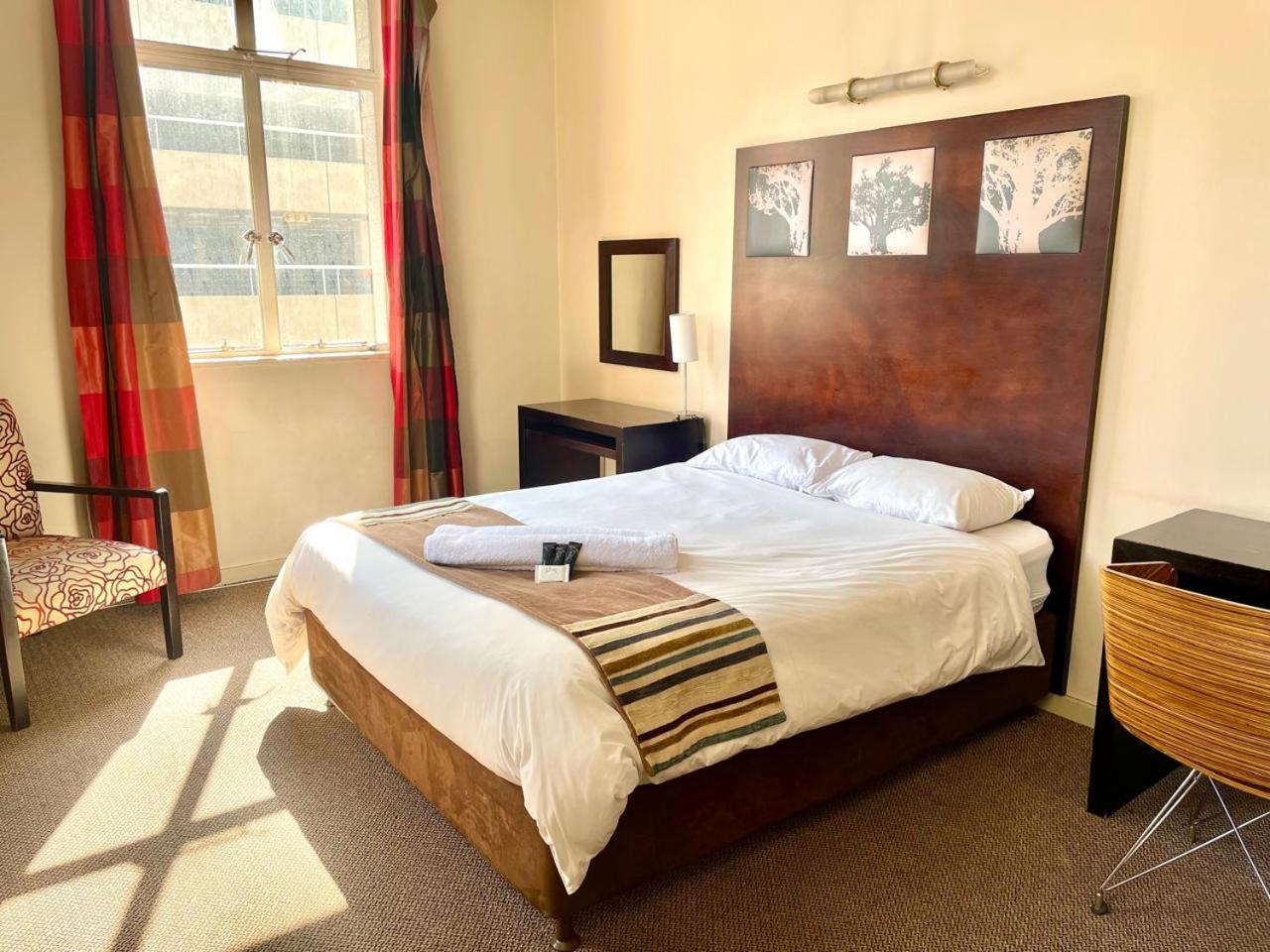 Deluxe Queen Room photo 3