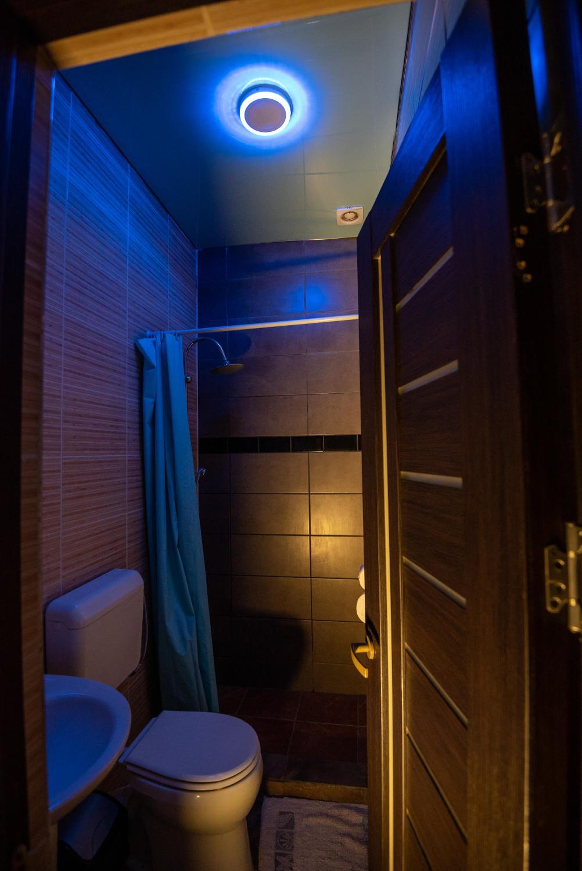 Double or Twin Room with Private Bathroom - Photo 5