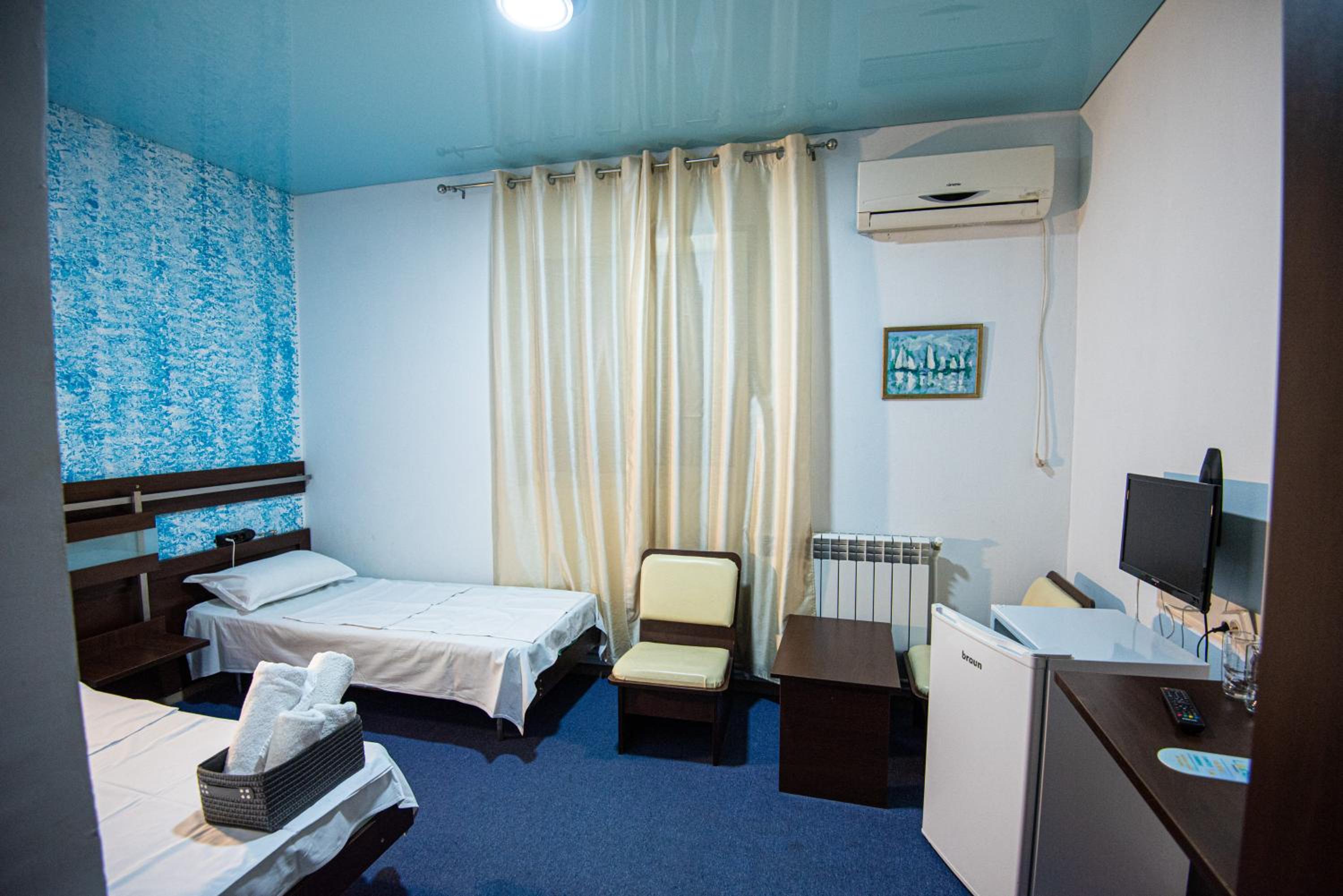 Double or Twin Room with Private Bathroom - Photo 1