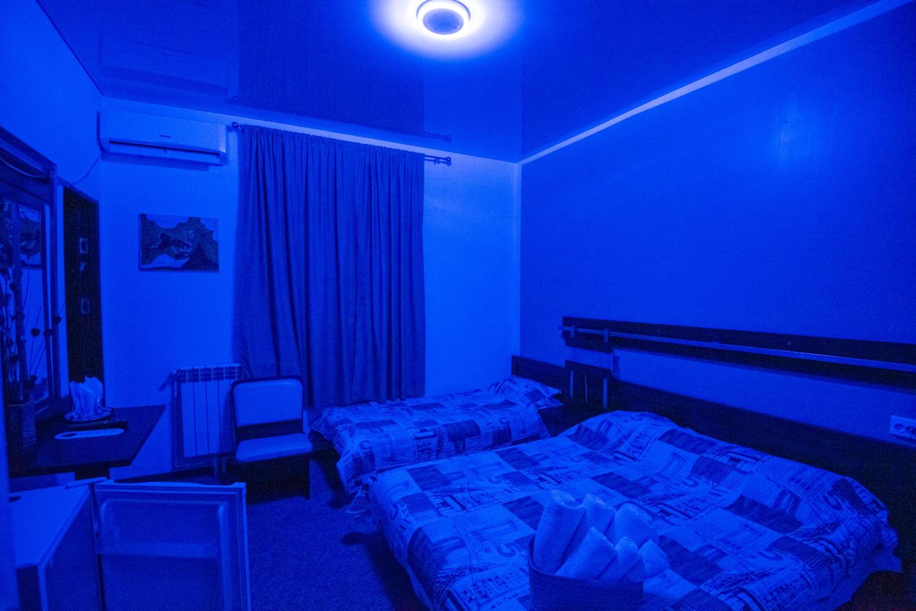 Triple Room with Private Bathroom - Photo 8