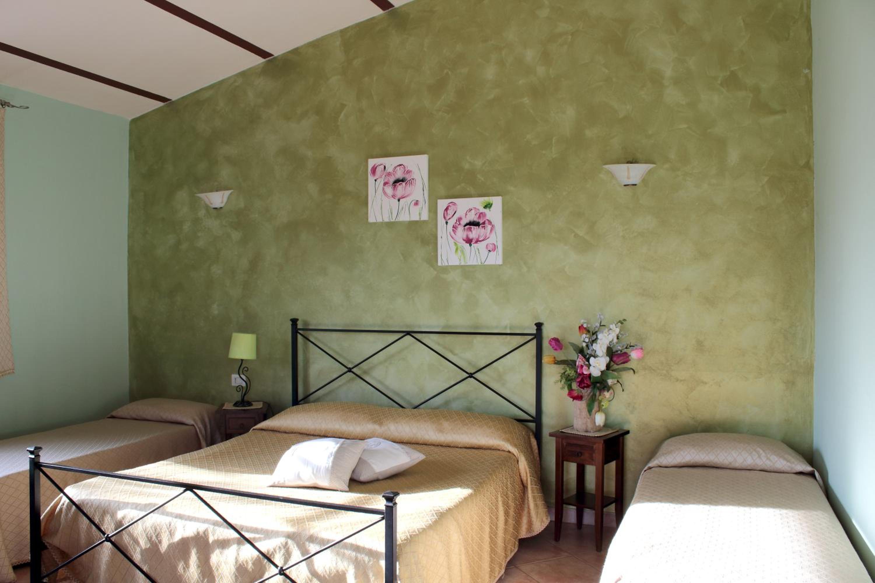 Small Double Room photo 2