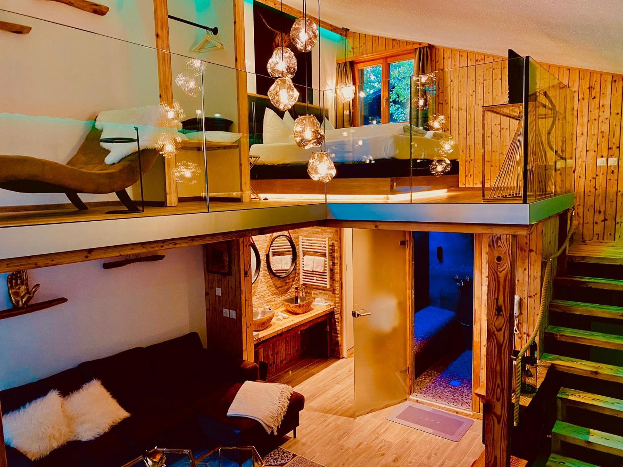 Loft Room with rolling-out Whirlpool and Steam Bath