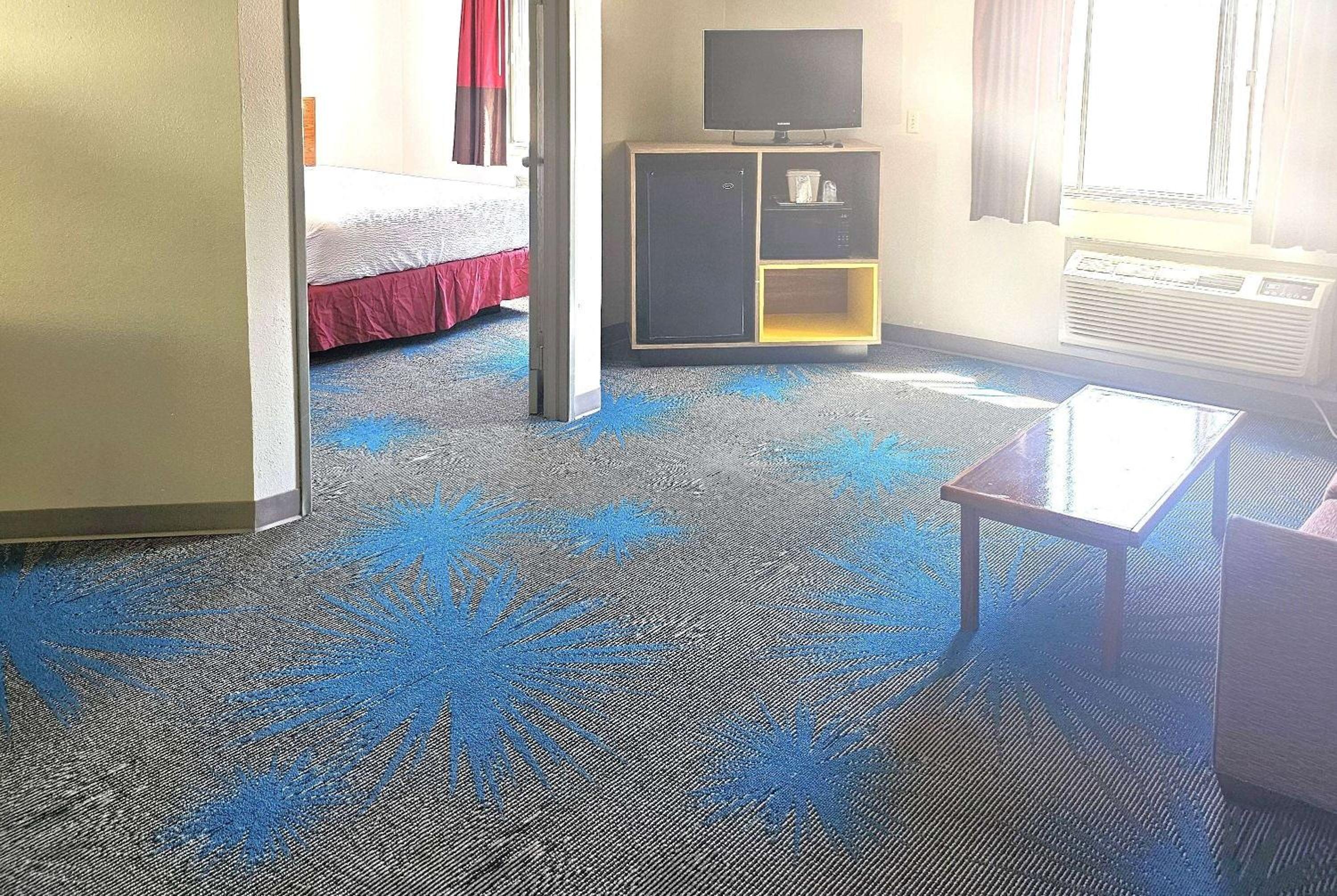 Deluxe Queen Suite with Two Queen Beds - Non-Smoking photo 1