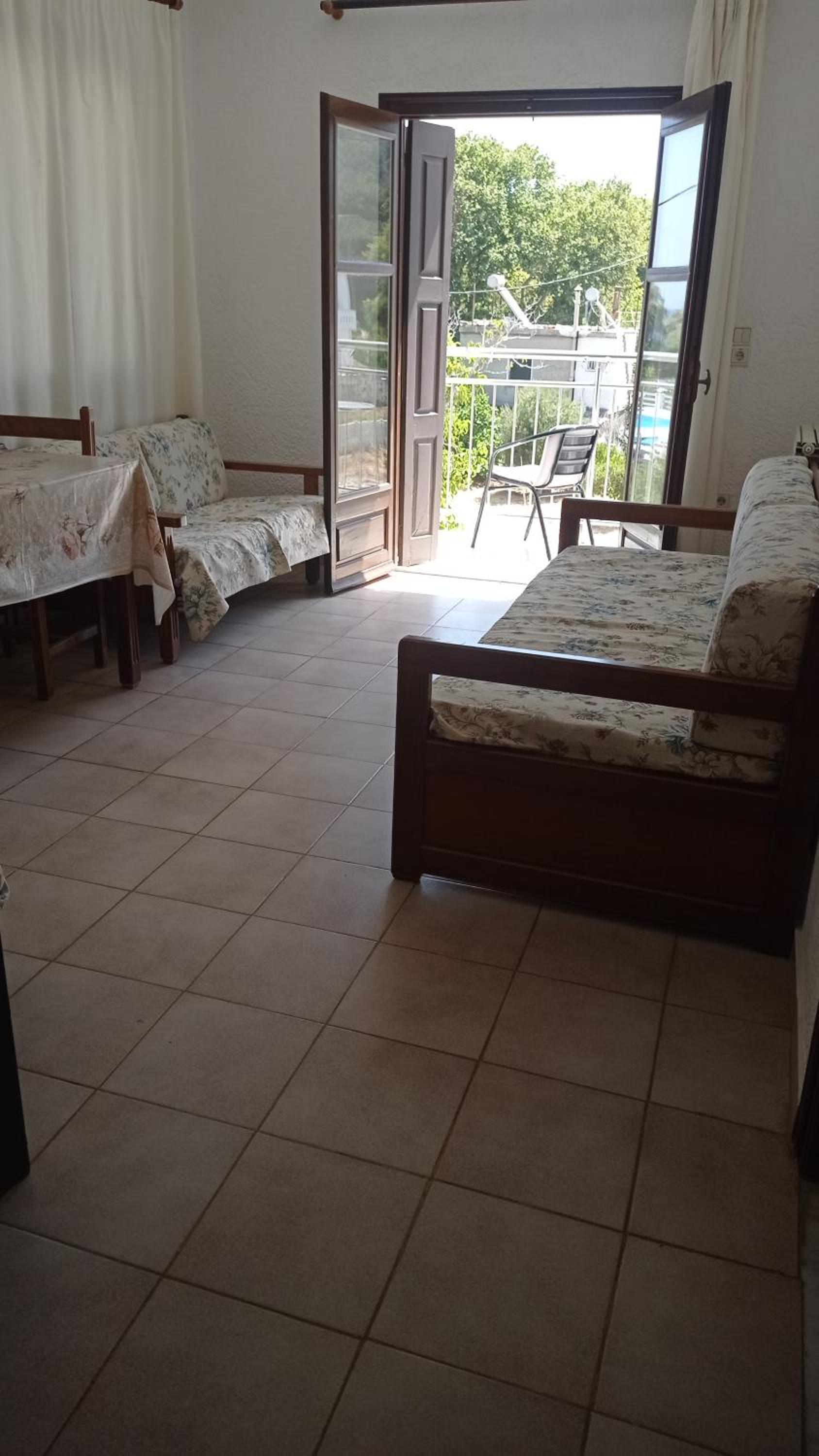 Apartment with Balcony photo 3