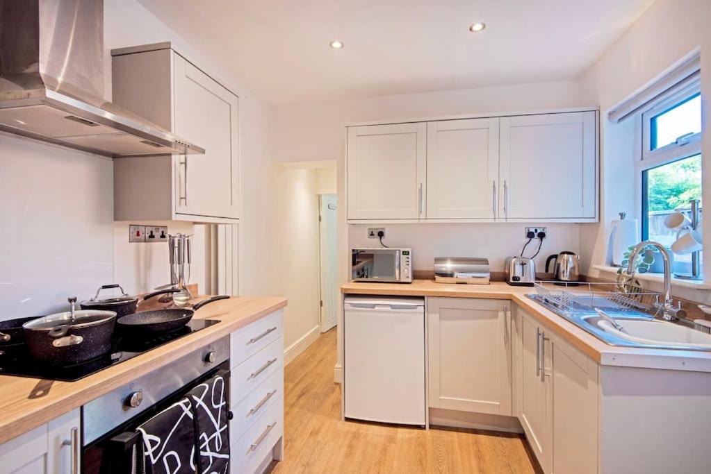Three-Bedroom House photo 2