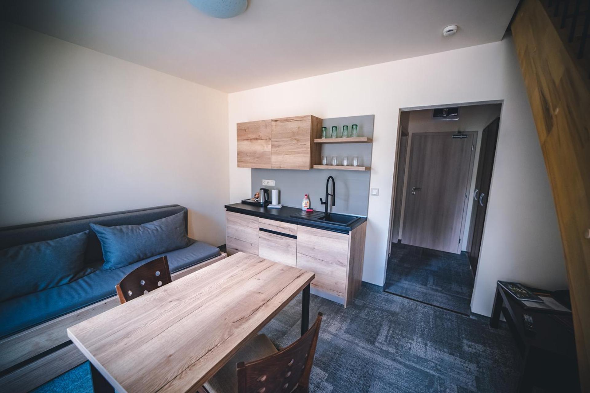 Family Two-Bedroom Apartment with View photo 3