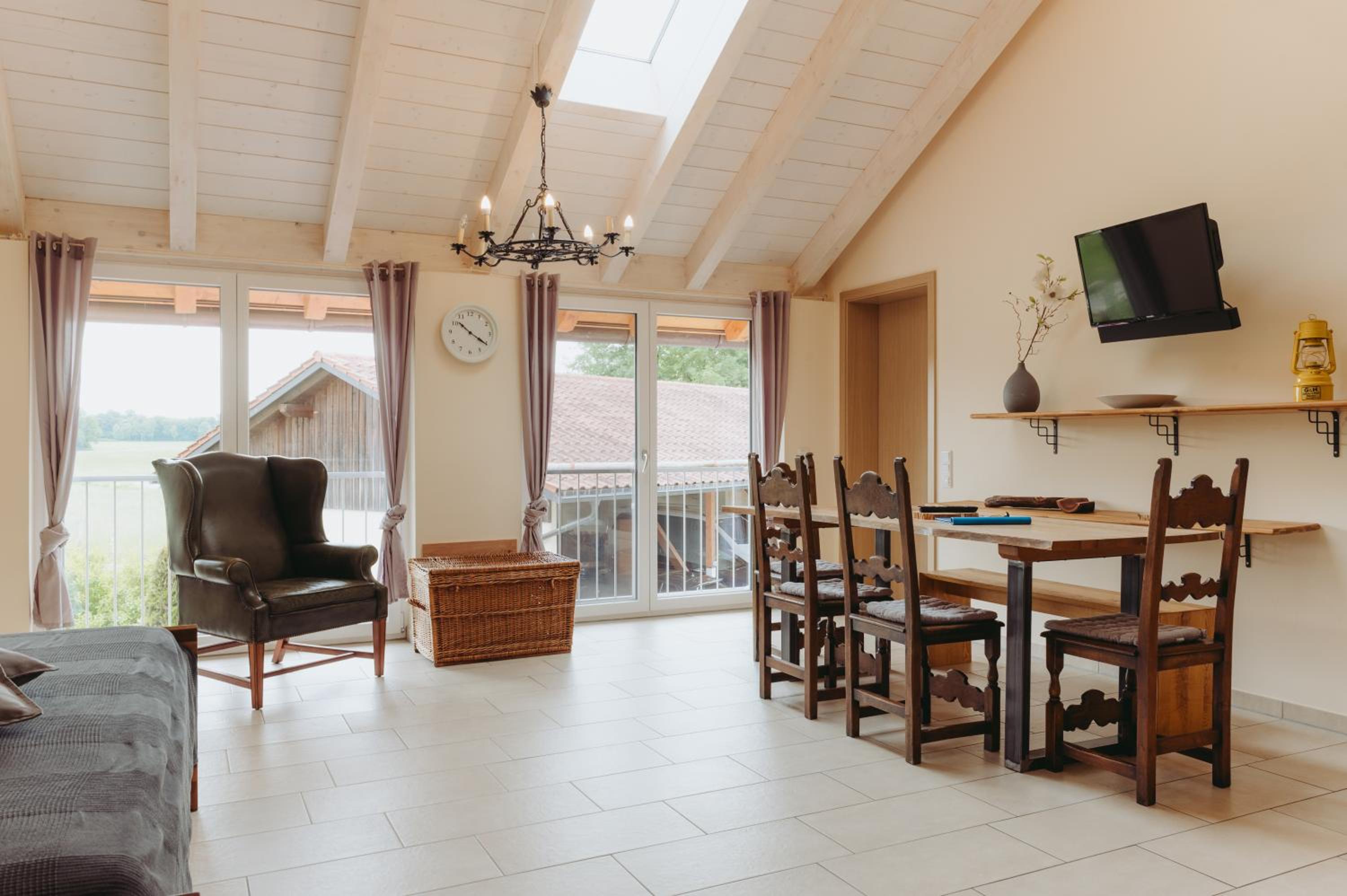 Apartment with Balcony photo 1