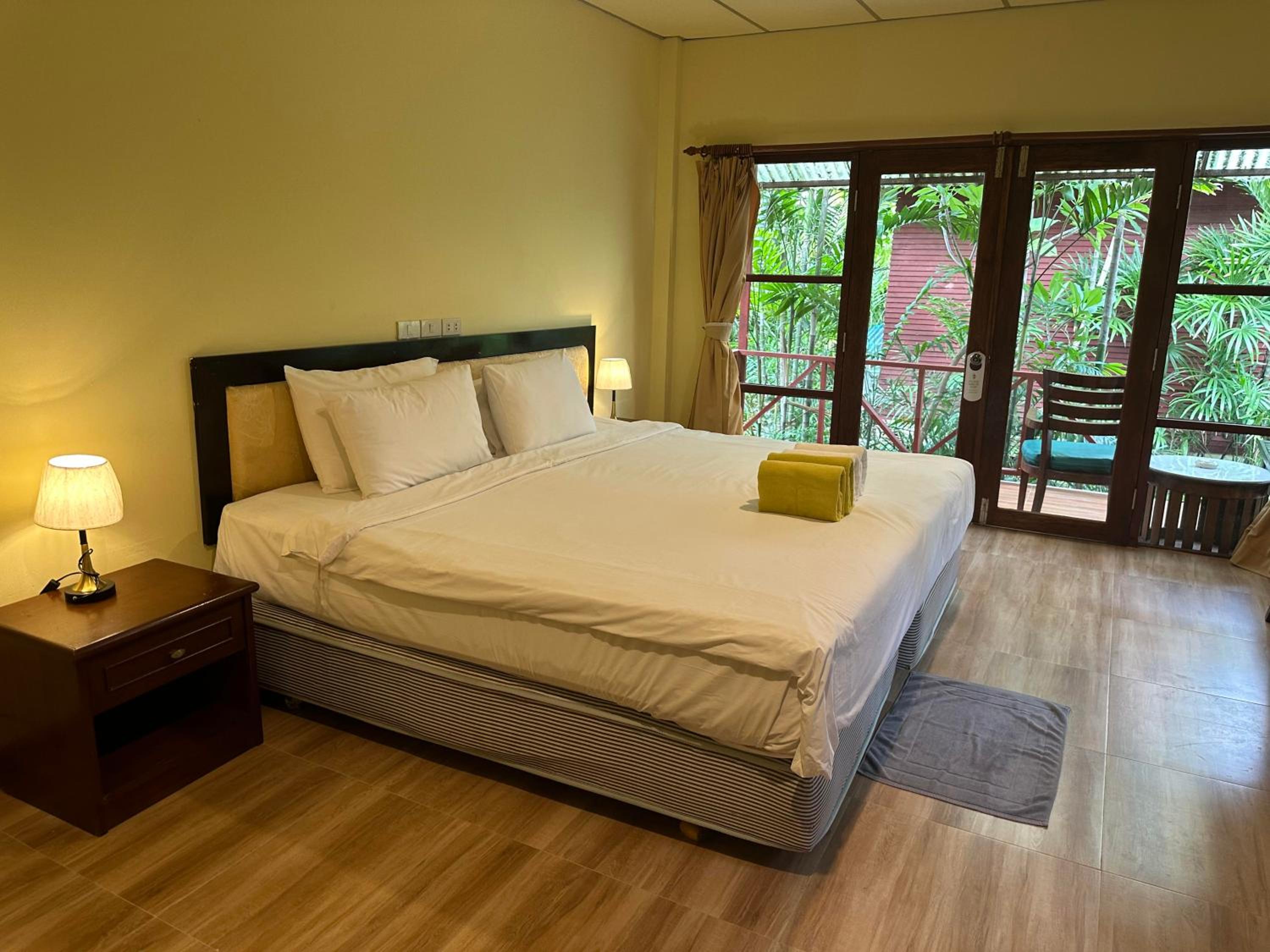 Deluxe Bungalow with Garden View