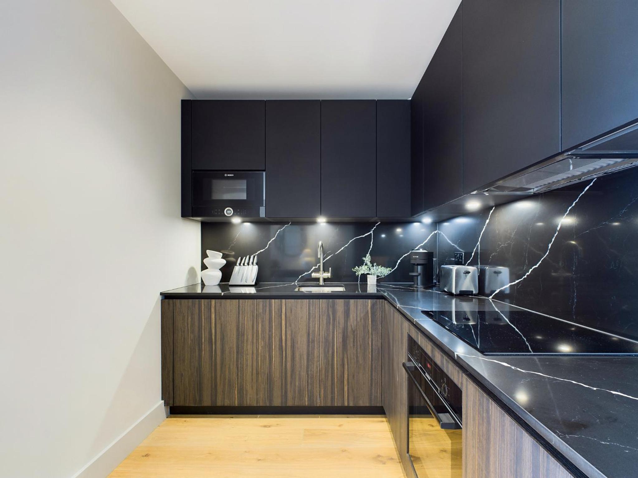 One-Bedroom Apartment with Balcony photo 3