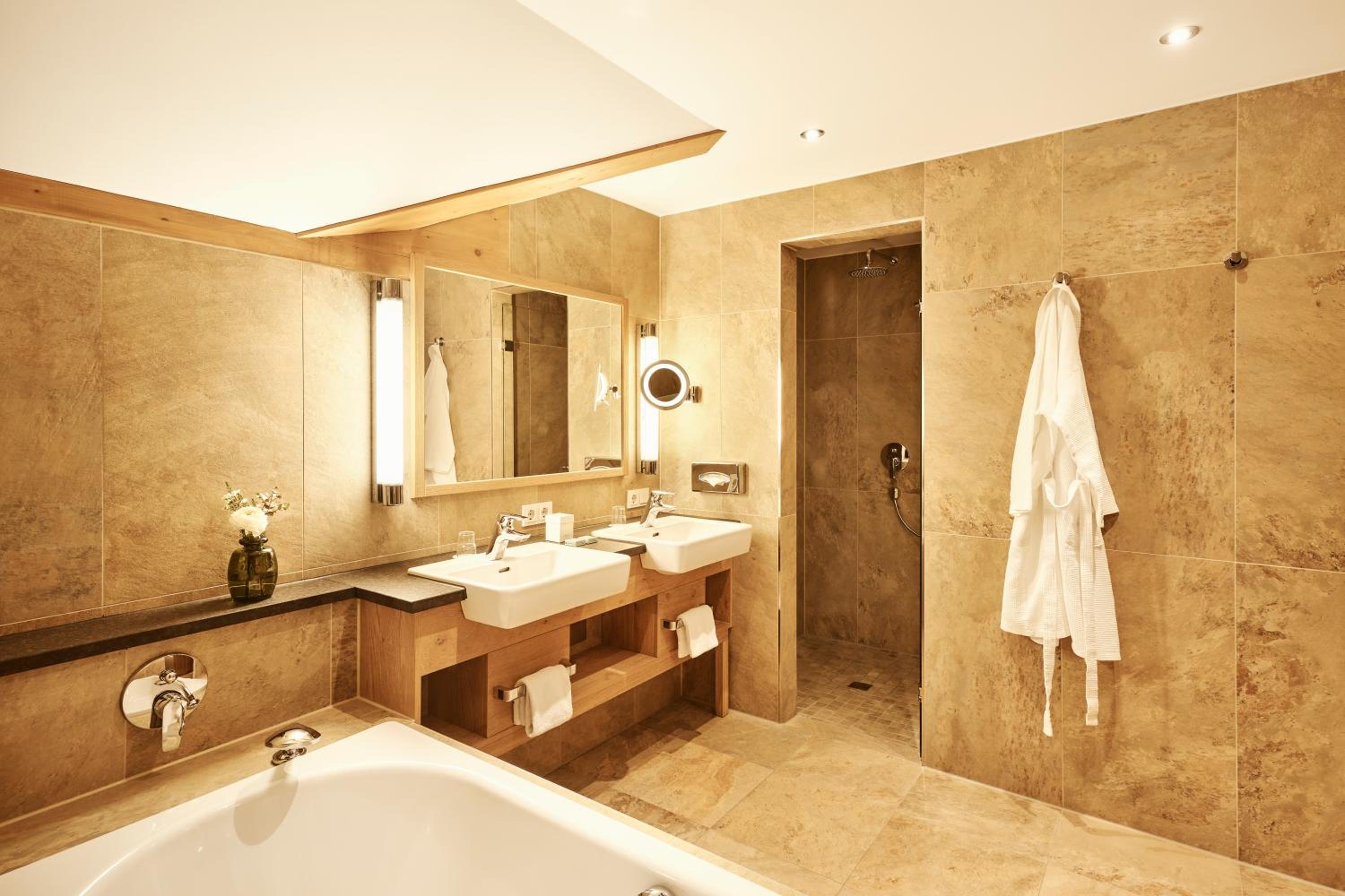 Double Room with Mountain View - Photo 2