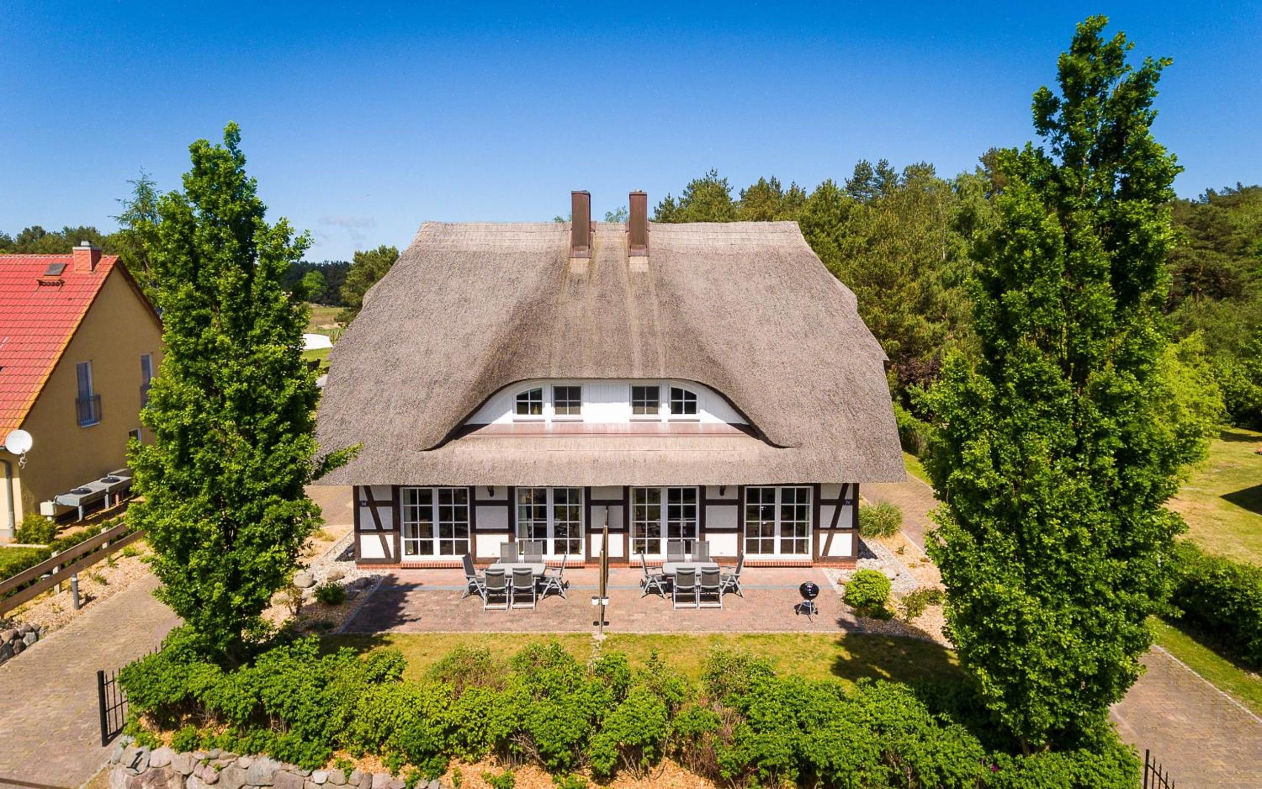 Three-Bedroom House photo 2