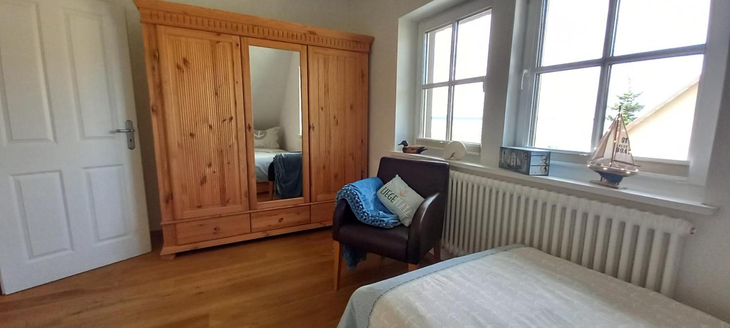 Three-Bedroom House photo 3