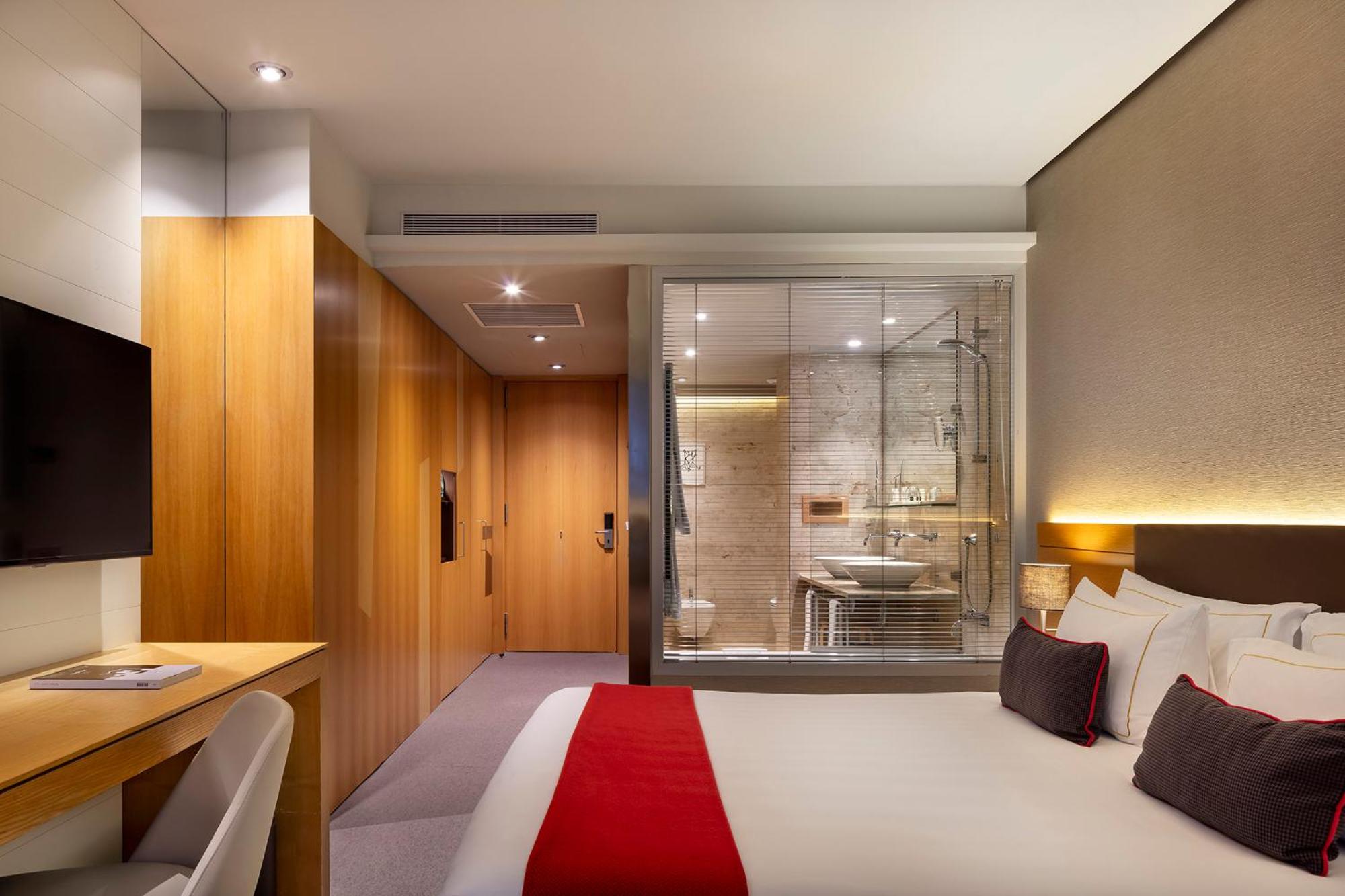 Superior Double or Twin Room with City View - Photo 2