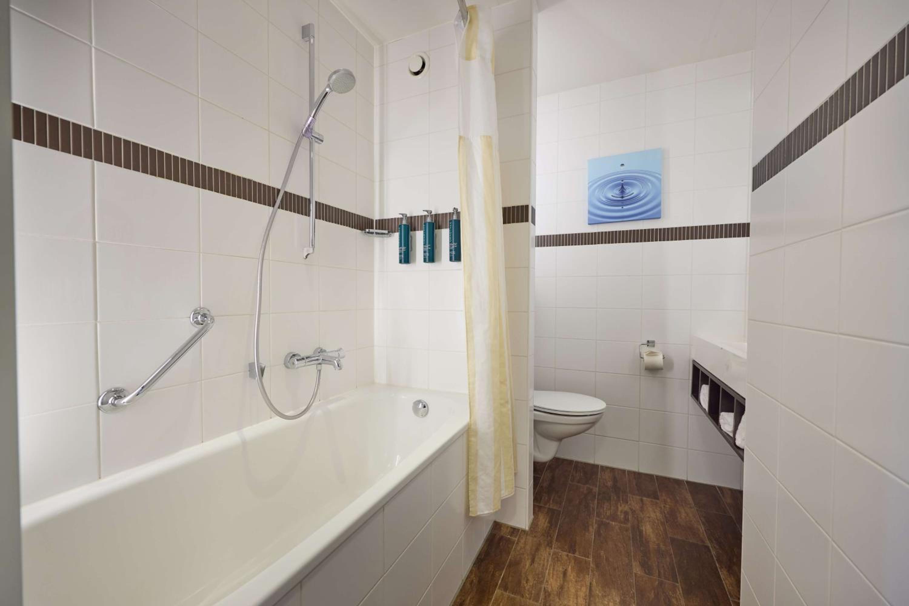 Twin Room - Photo 3