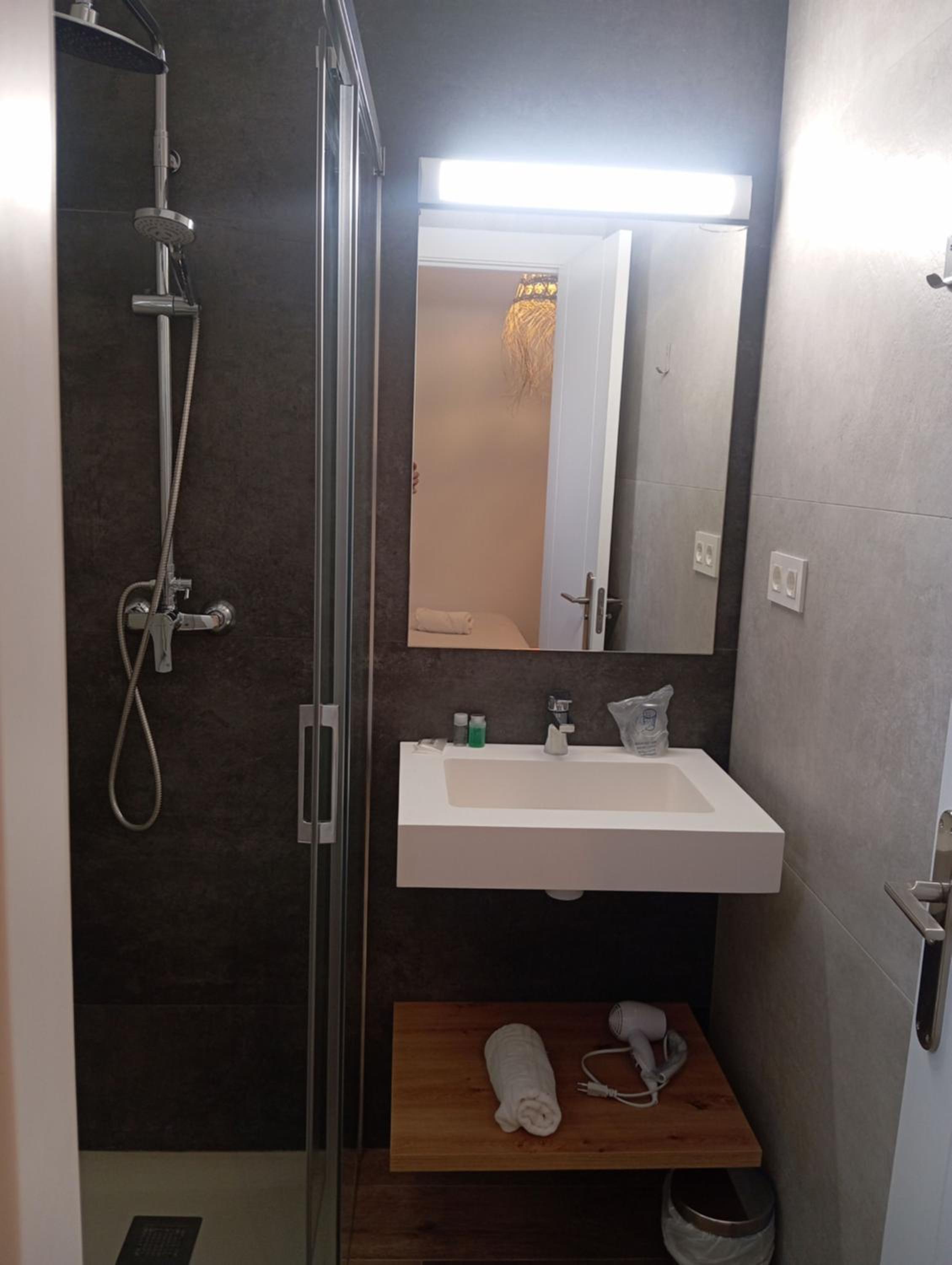 Single Room photo 3