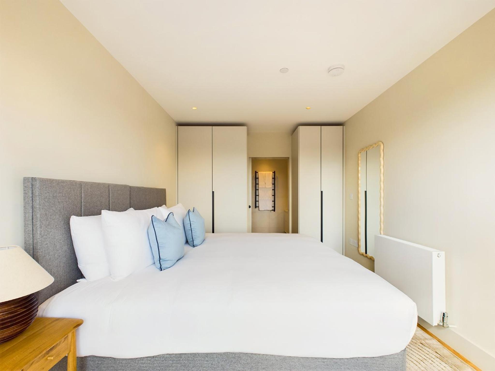 Three-Bedroom Premium Apartment with Balcony photo 1