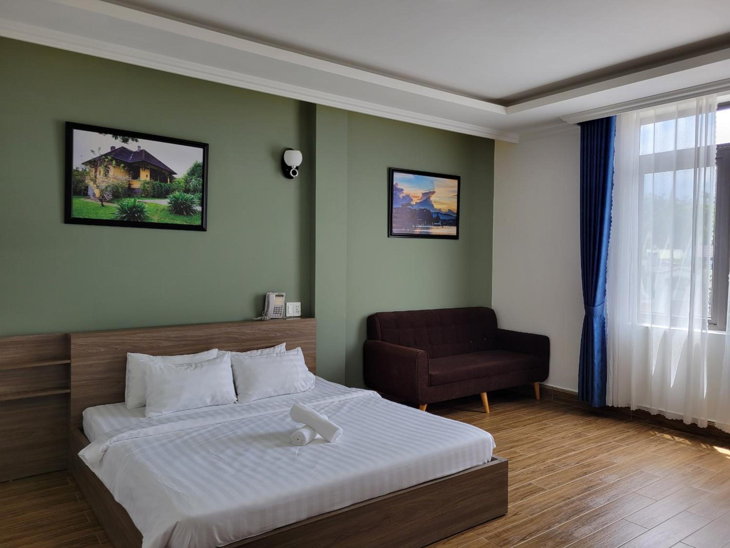 Superior King Room