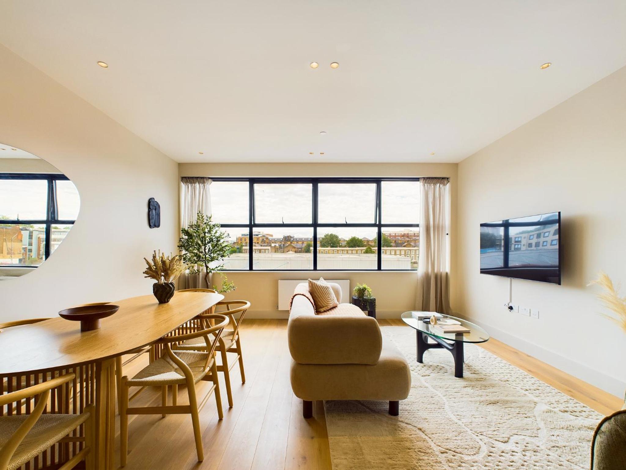 Two-Bedroom Deluxe Apartment with Balcony photo 2